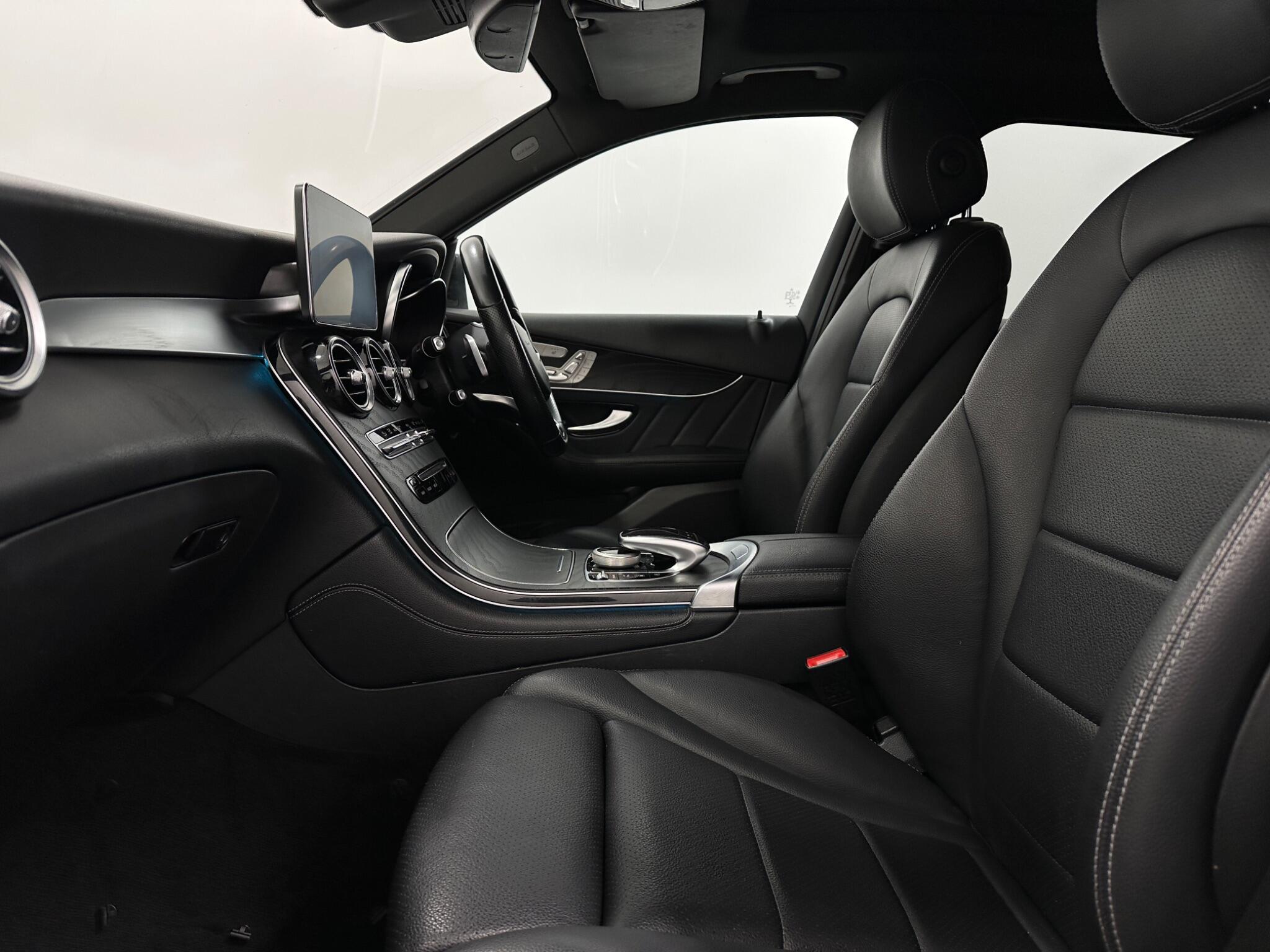 Mercedes-Benz GLC view 35
