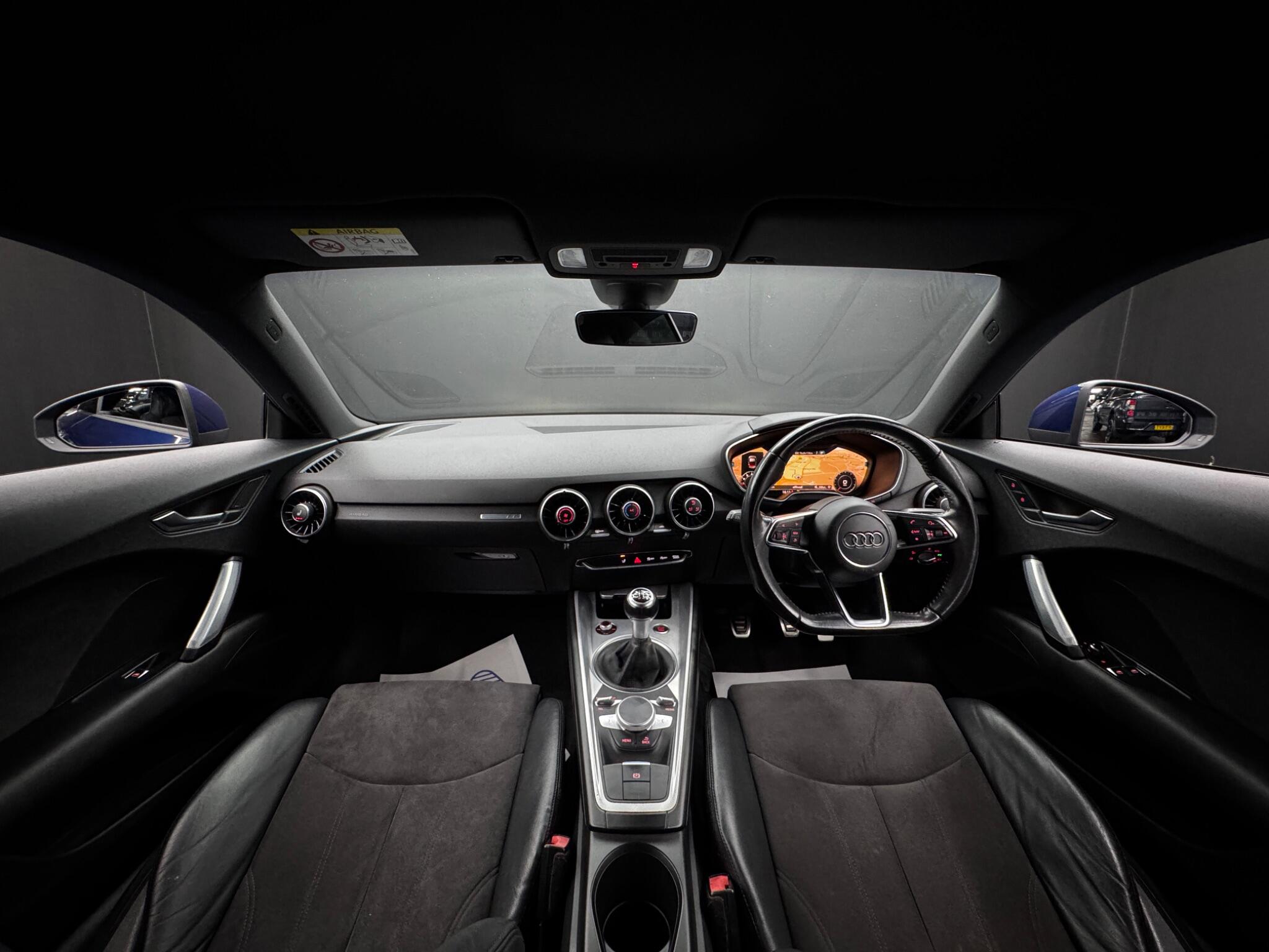Audi TT view 16