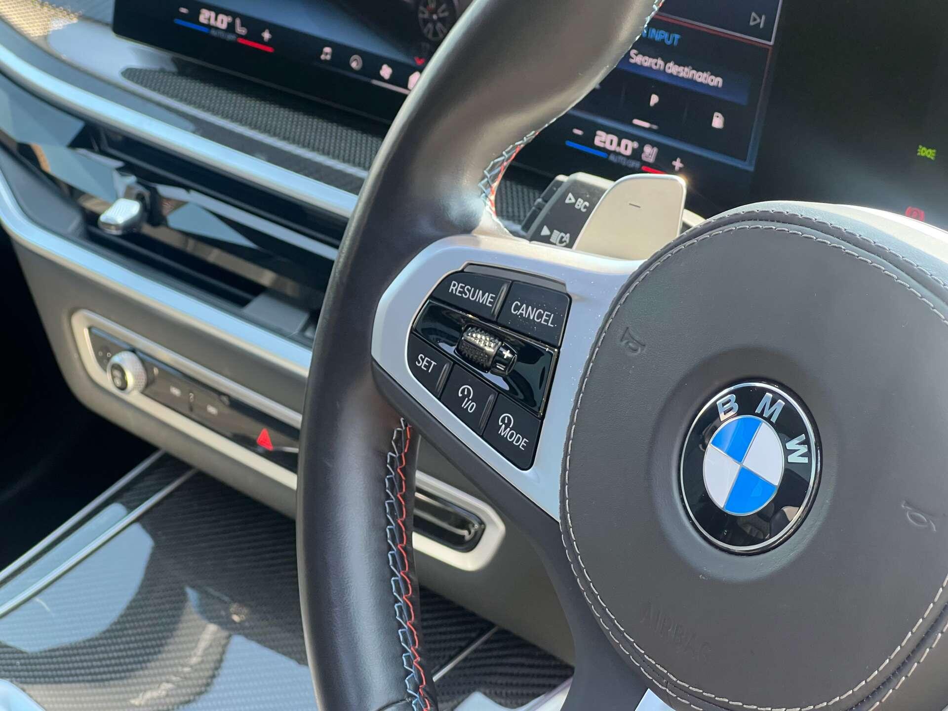 BMW X5 view 24