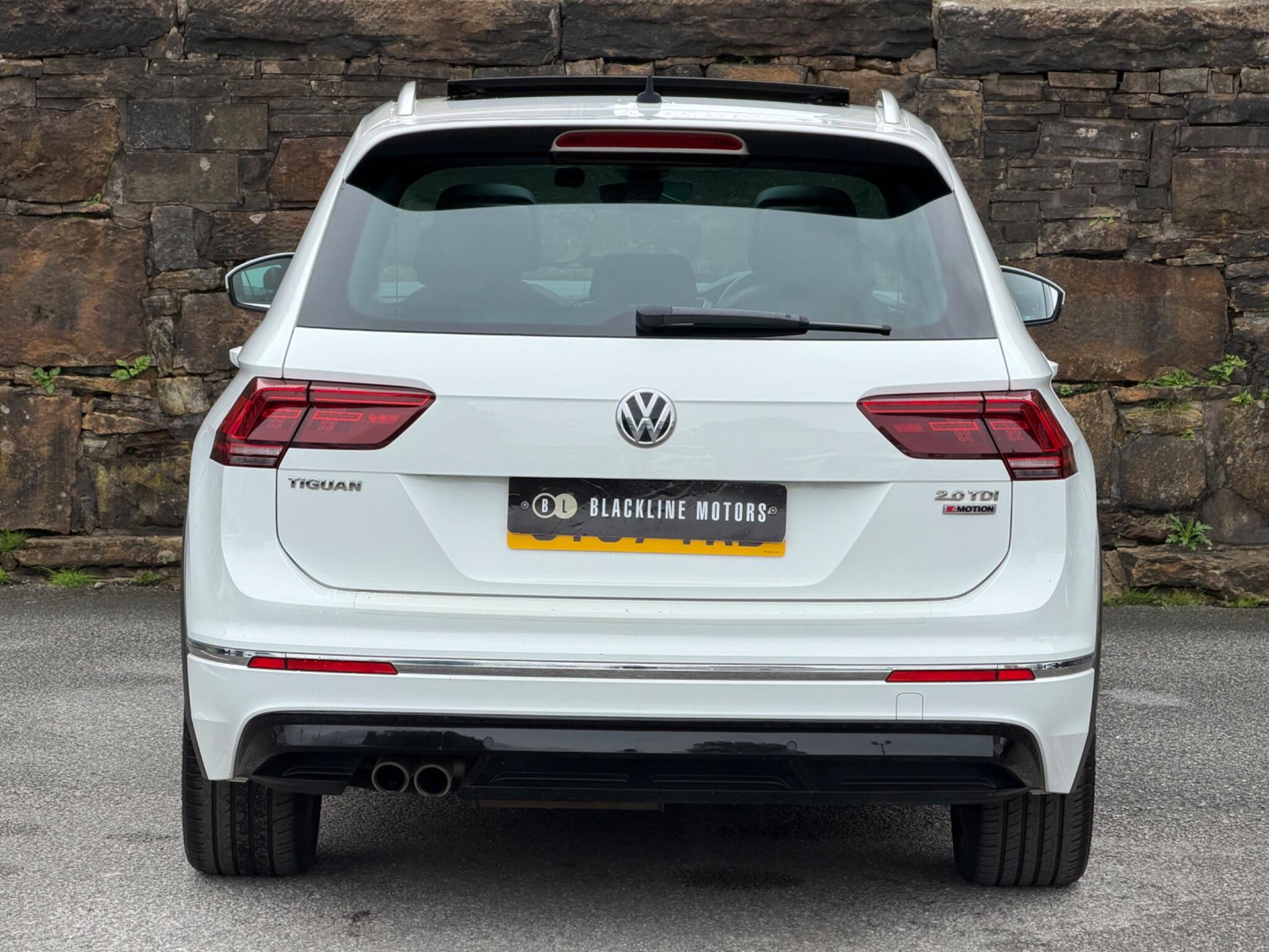 Volkswagen Tiguan view 6