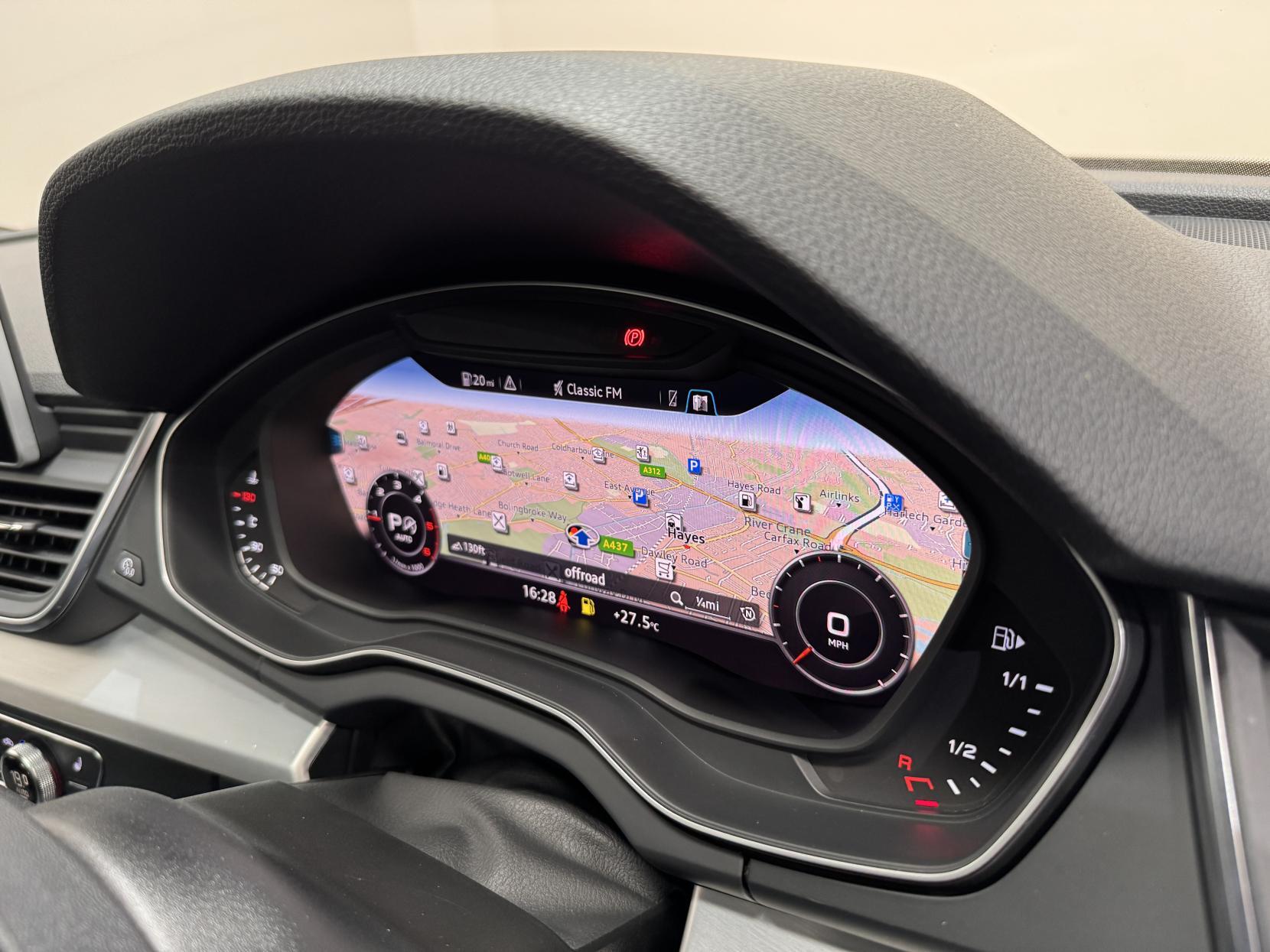 Audi Q5 view 4