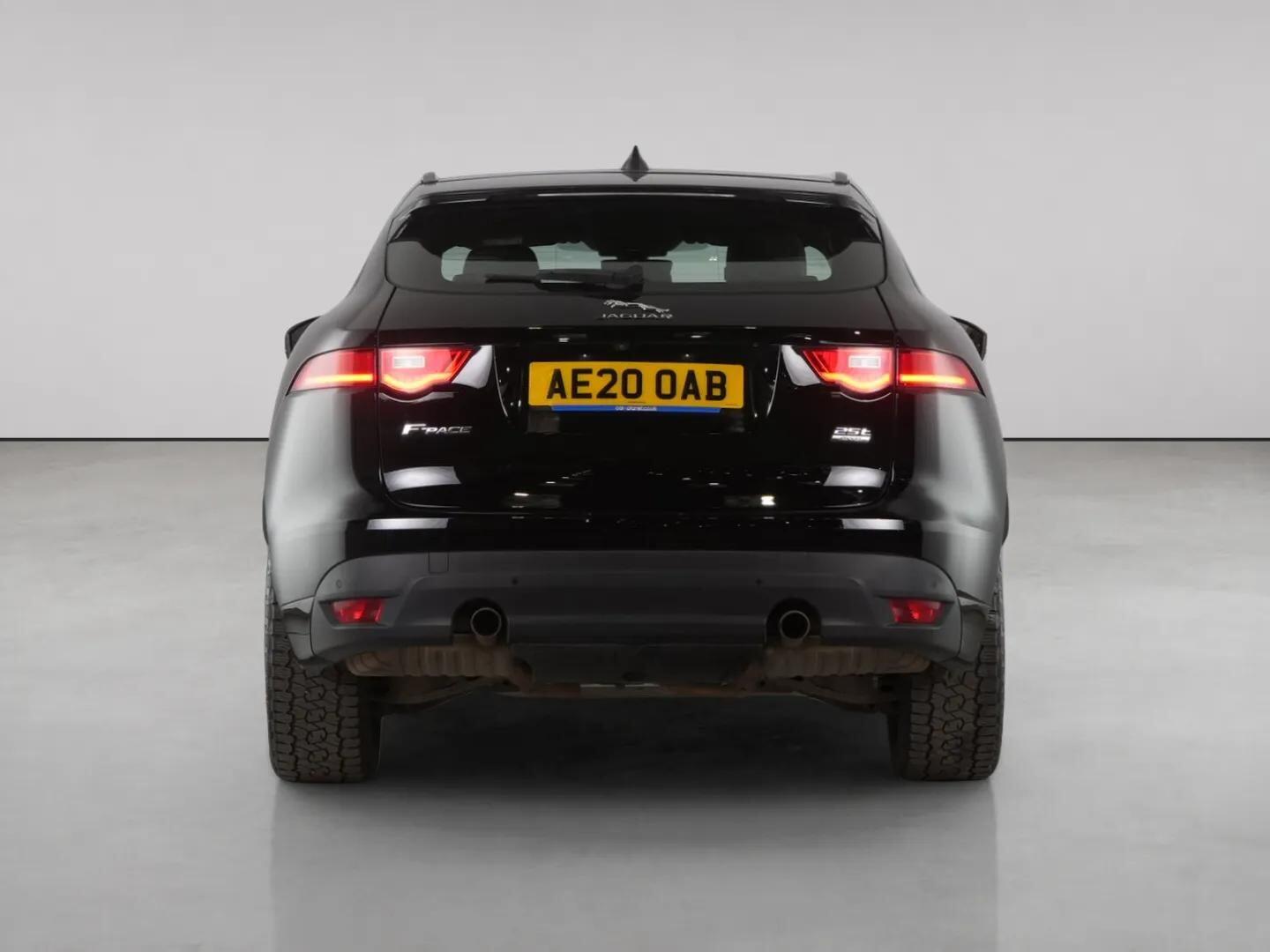 Jaguar F-Pace view 7