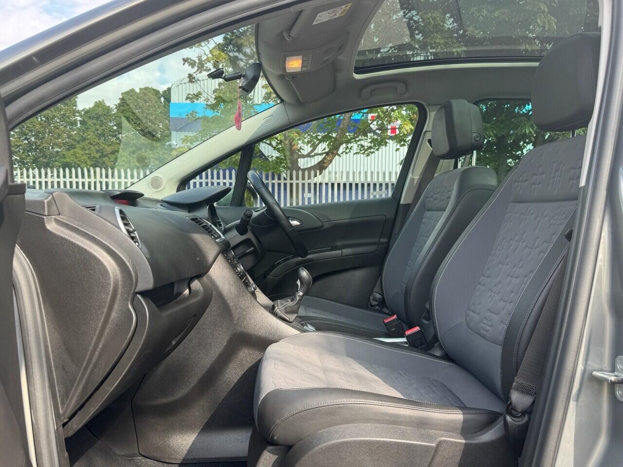 Vauxhall Meriva view 12