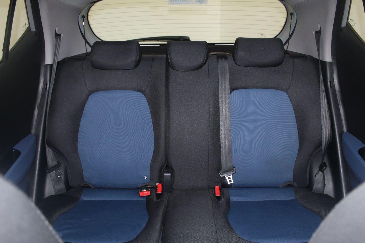 Hyundai i10 view 50