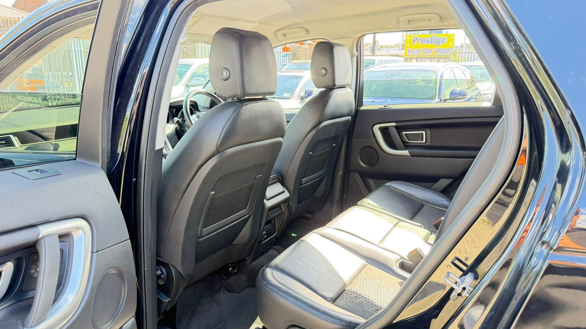 Land Rover Discovery Sport view 19