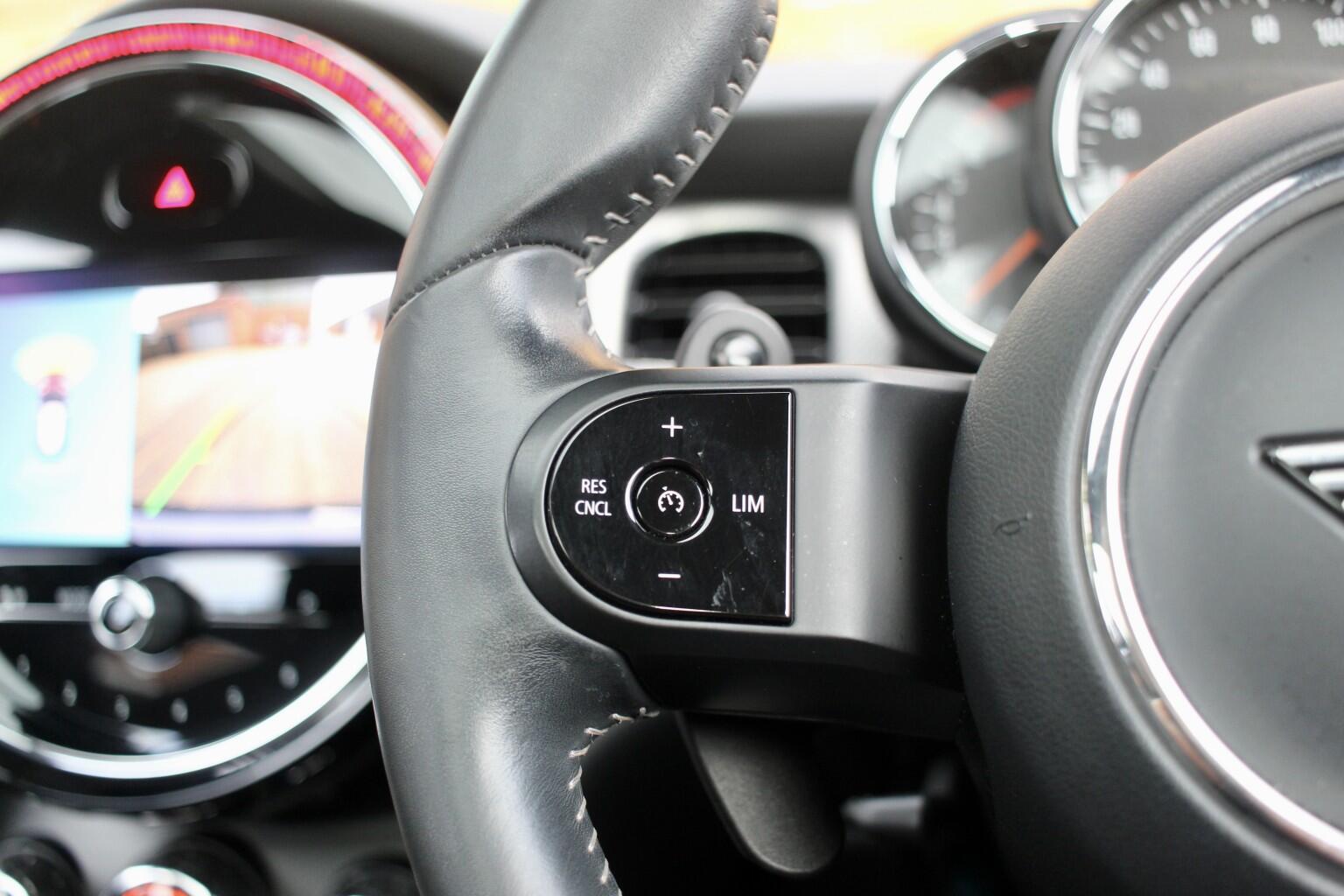 Mini Hatch view 27