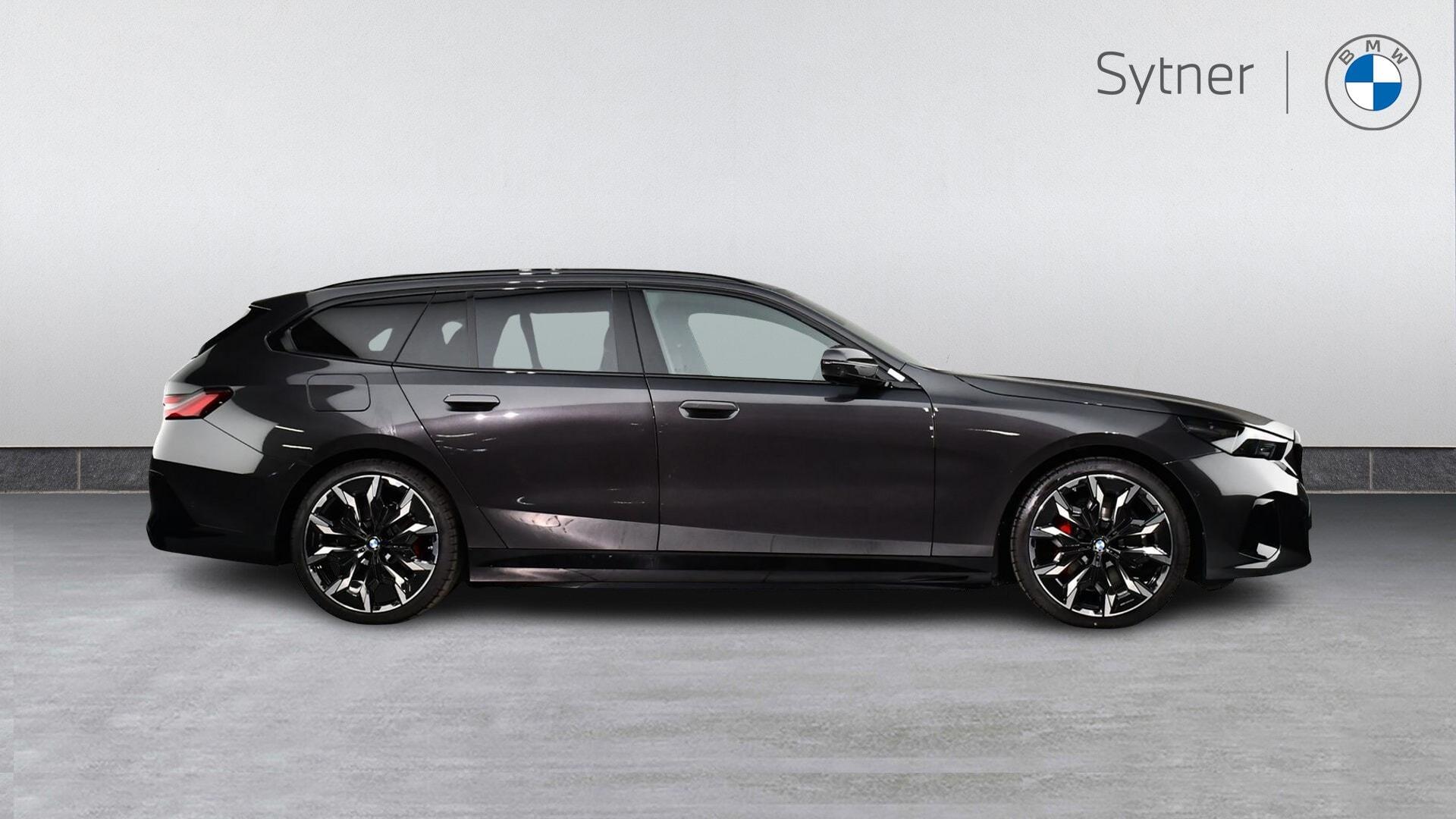 BMW 5 Series view 3