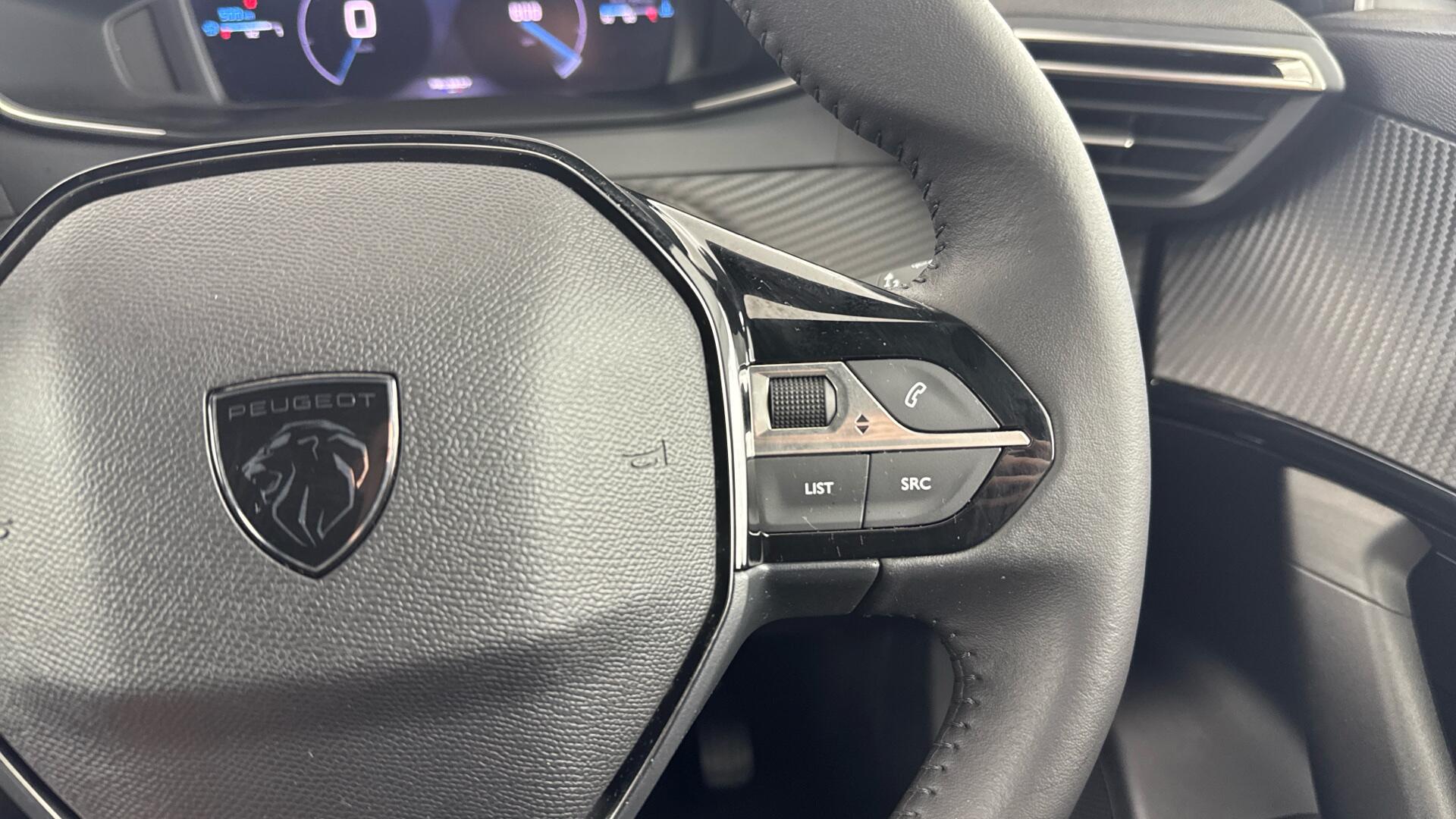 Peugeot 2008 view 40