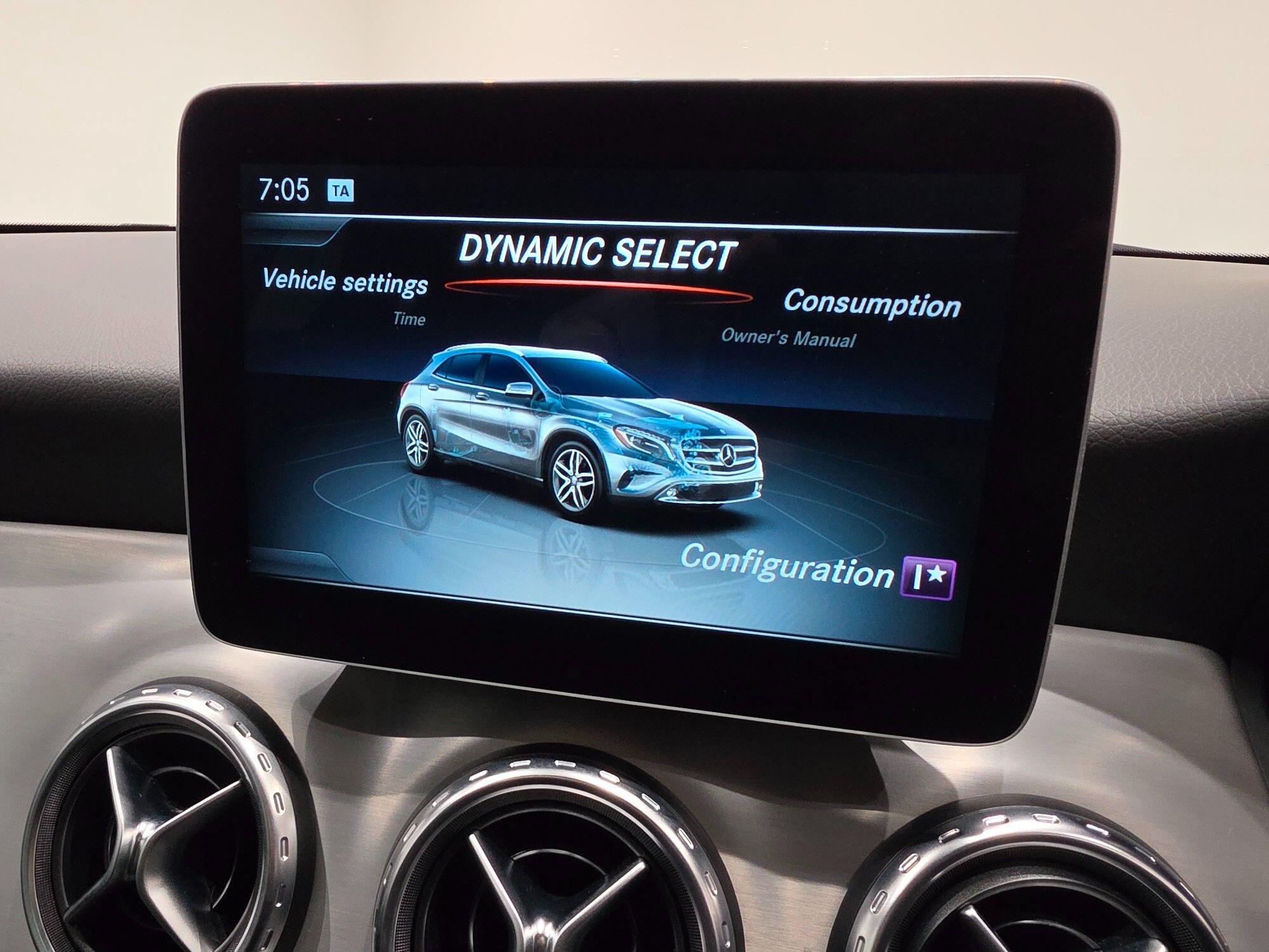 Mercedes-Benz GLA view 74