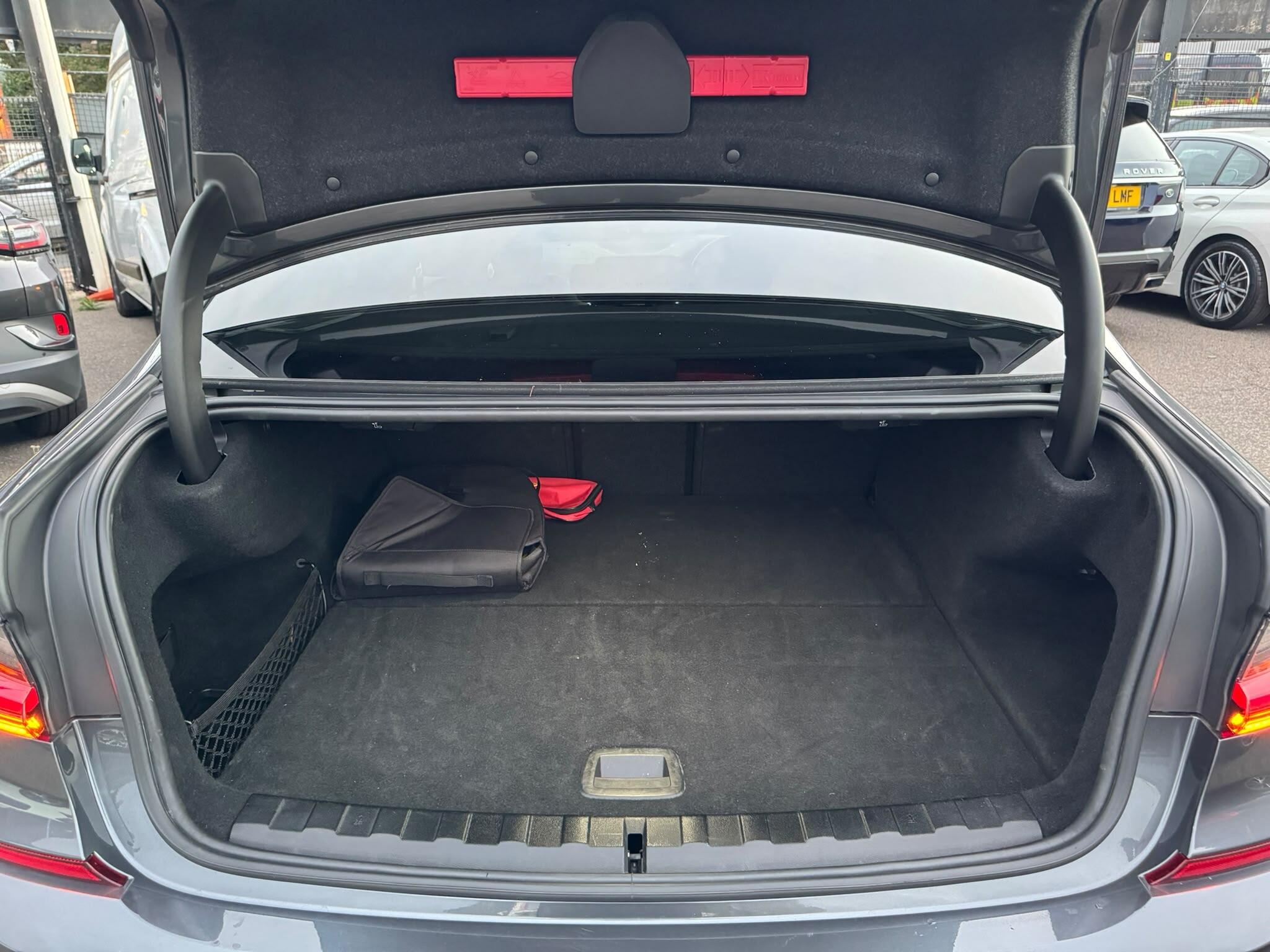 BMW 3 Series view 34