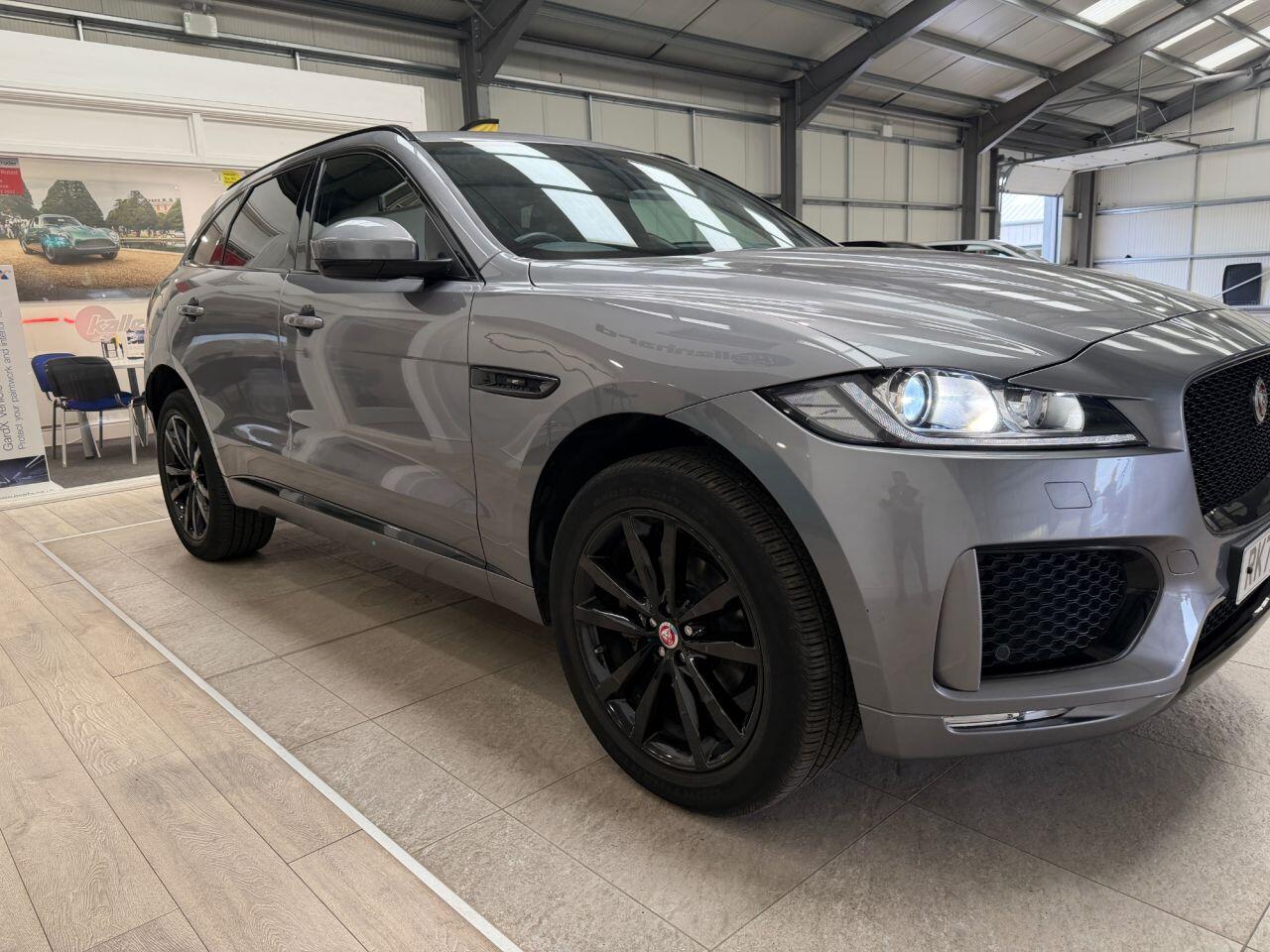 Jaguar F-Pace view 7