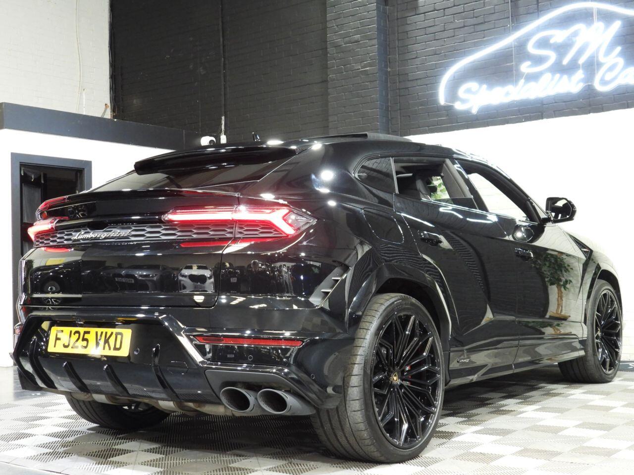 Lamborghini Urus view 48