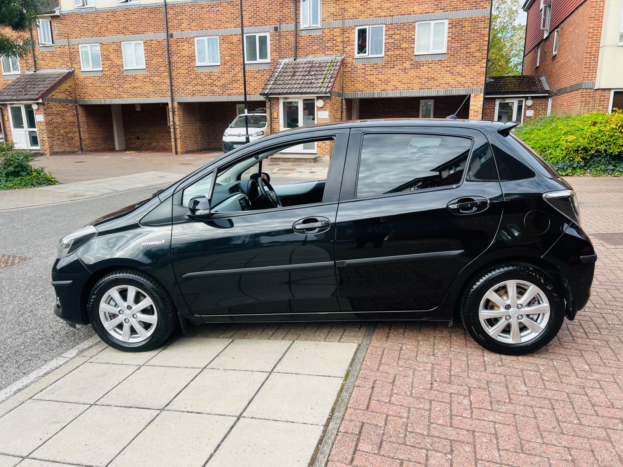 Toyota Yaris view 21