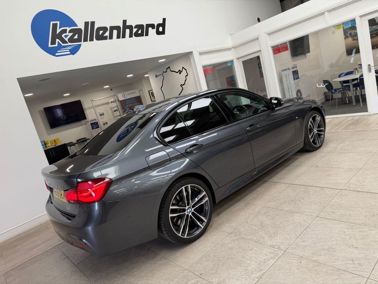 BMW 3 Series view 24