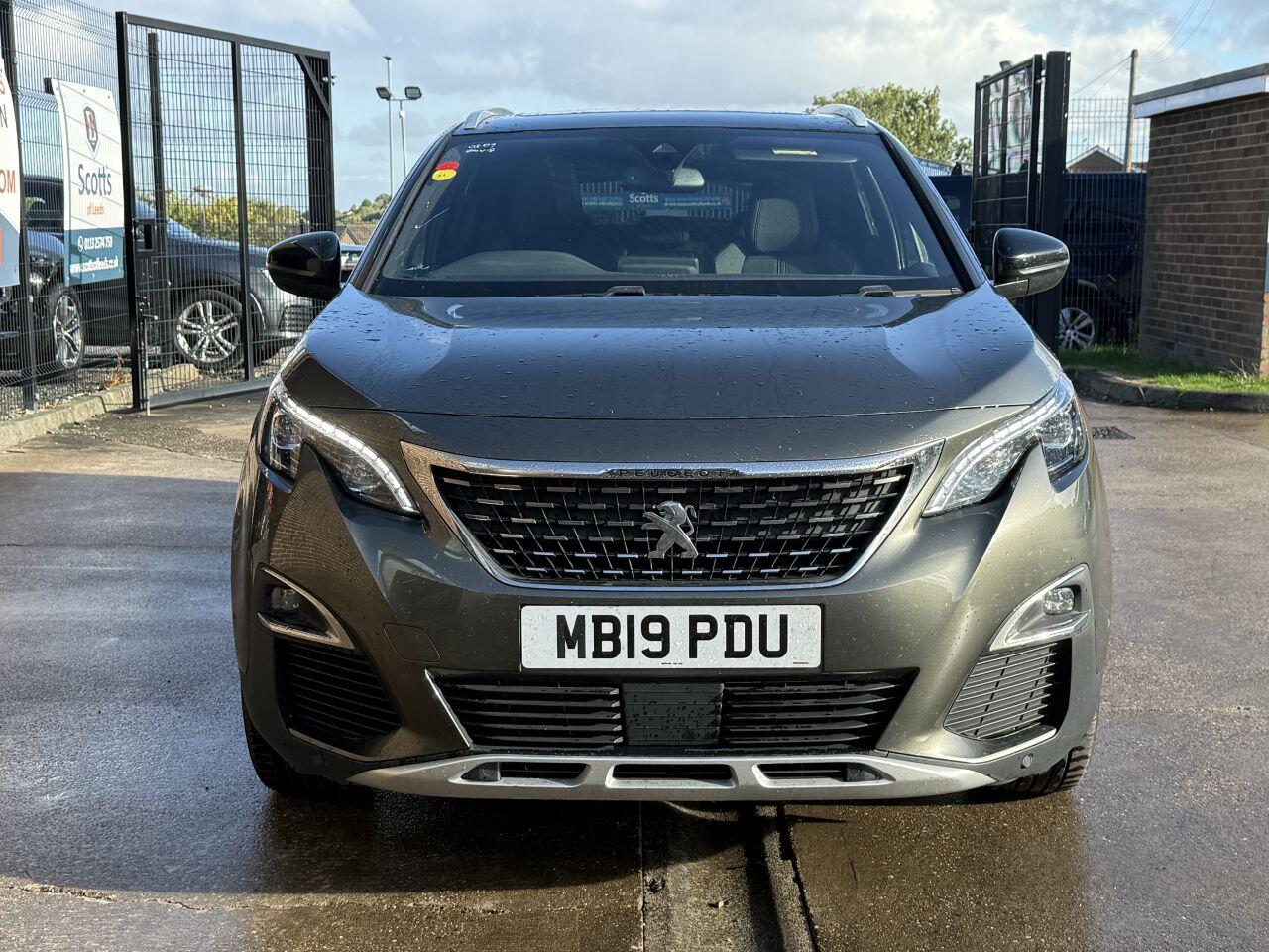 Peugeot 3008 view 2