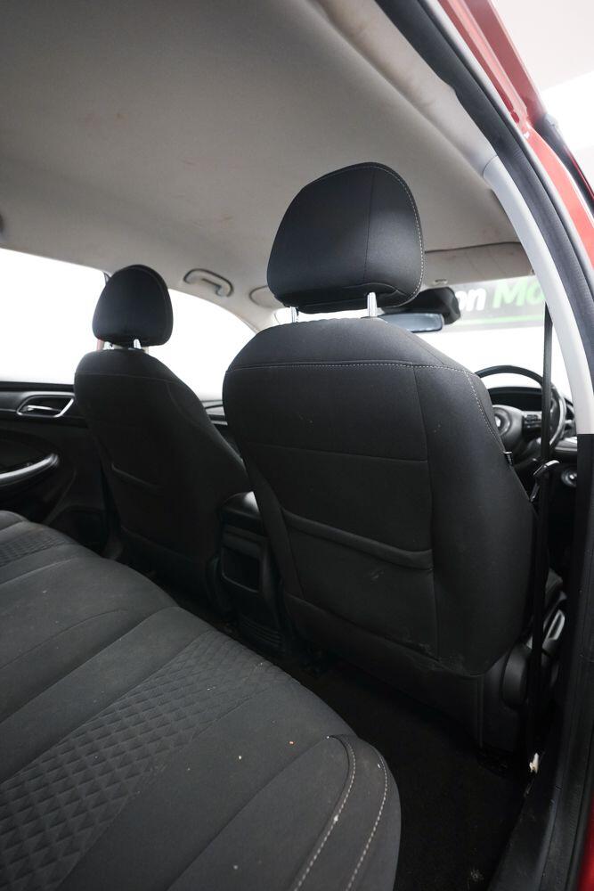 MG MG5 view 13
