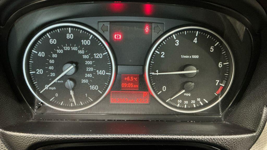 BMW 3 Series view 8