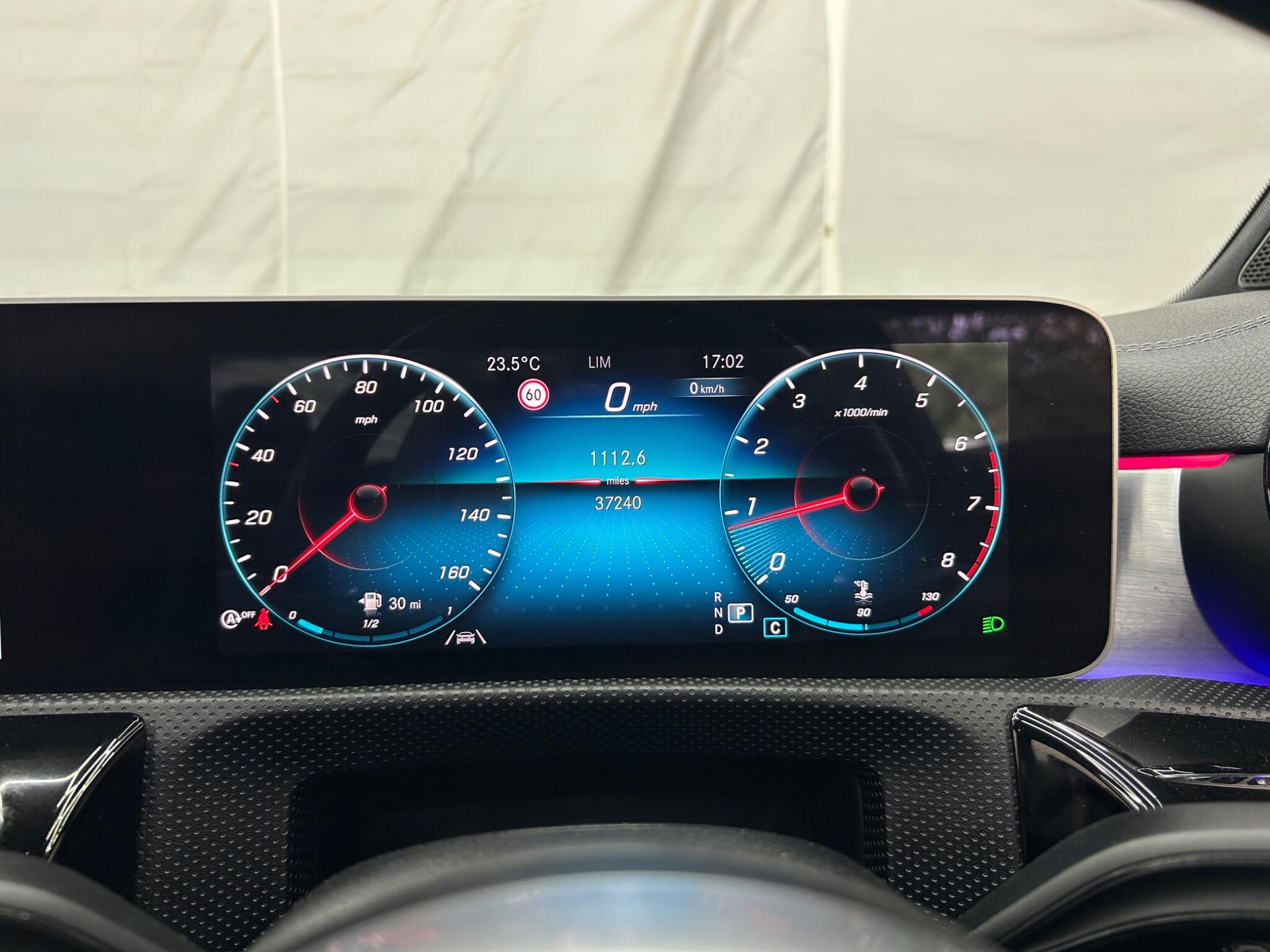 Mercedes-Benz Cla view 42