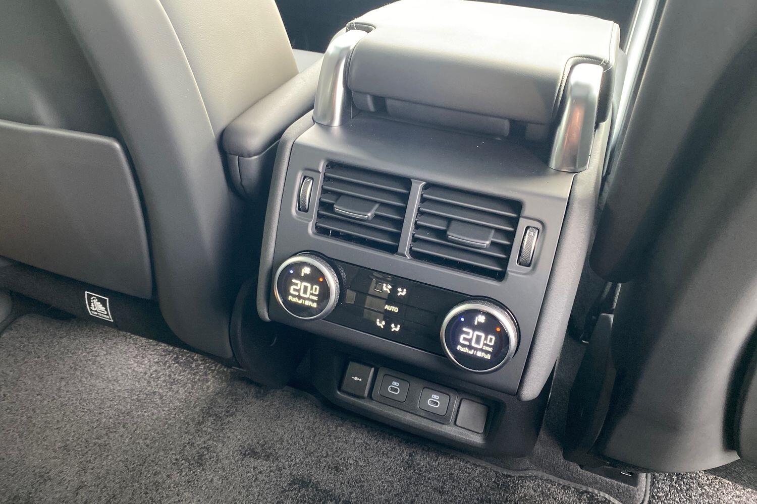 Land Rover Discovery view 22