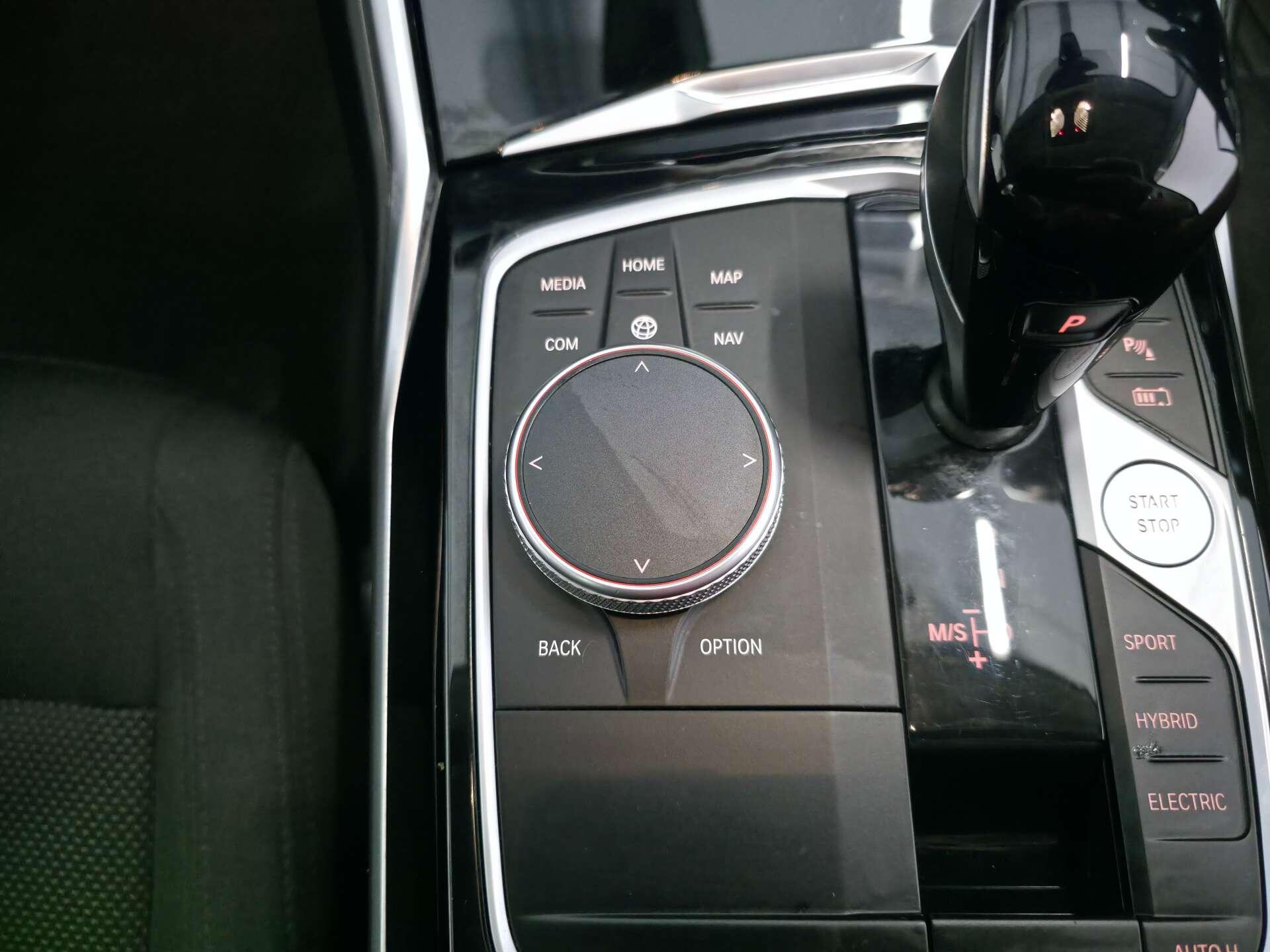 BMW 3 Series view 28