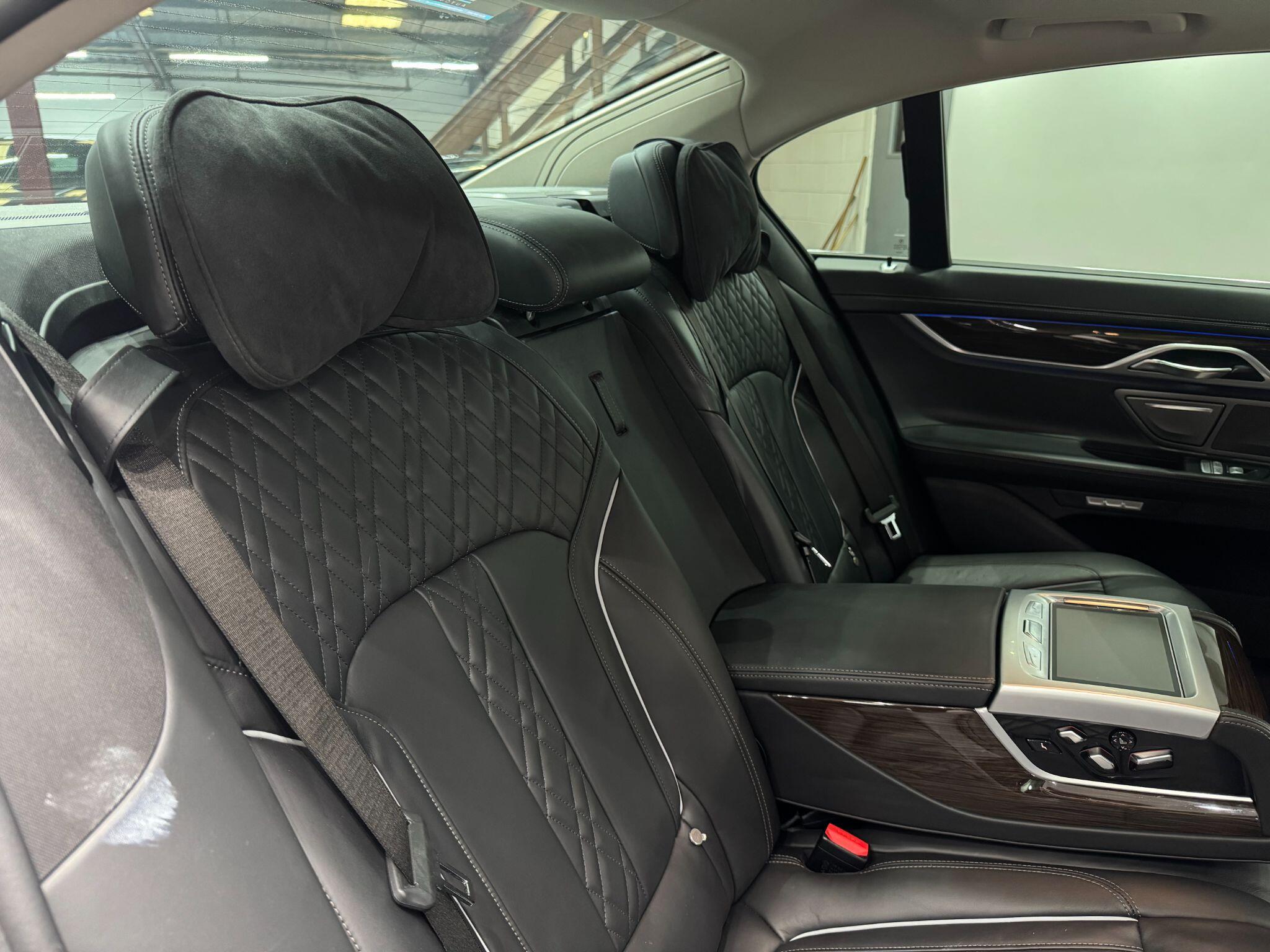 BMW 7 Series view 54