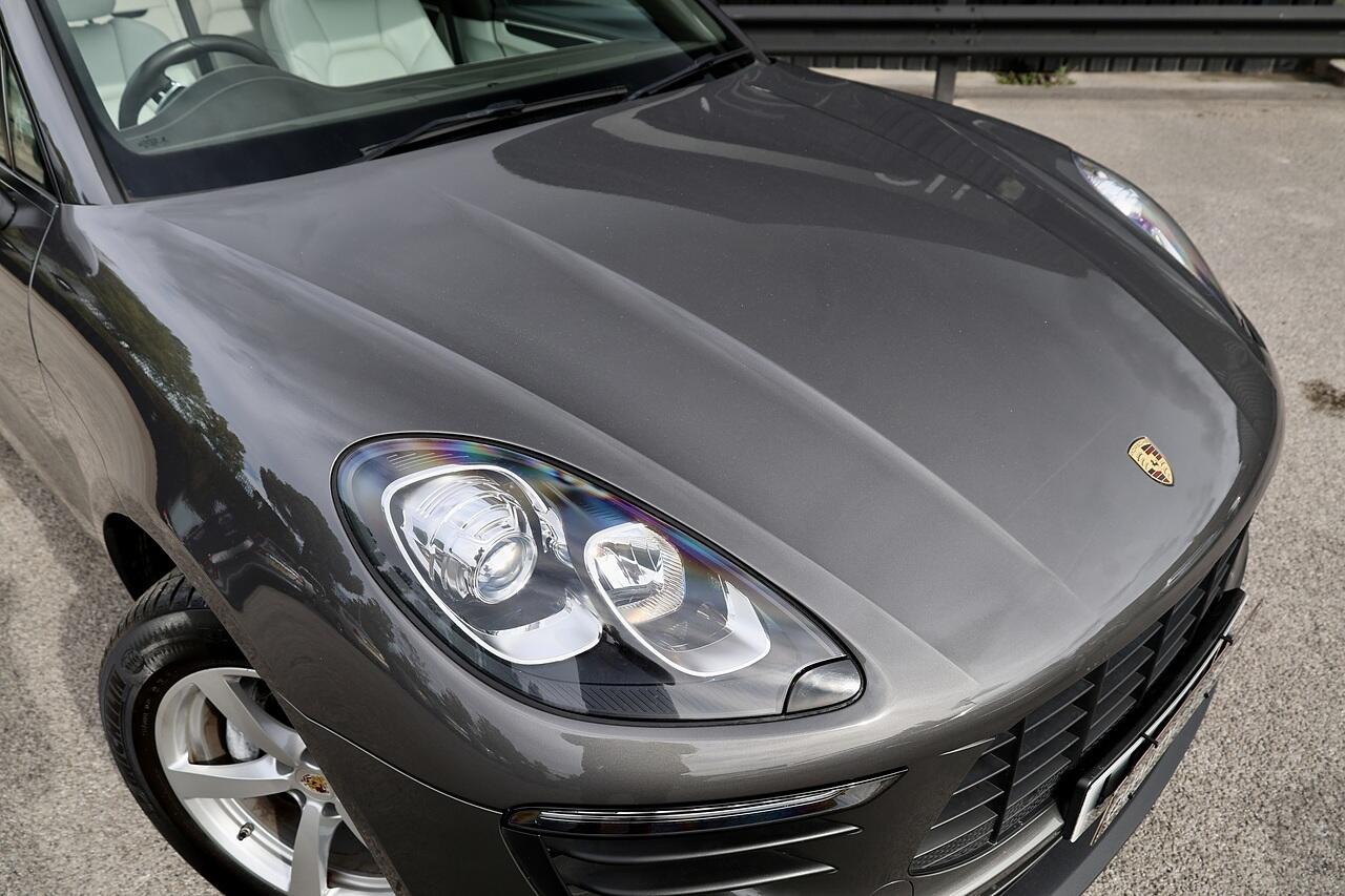 Porsche Macan view 13