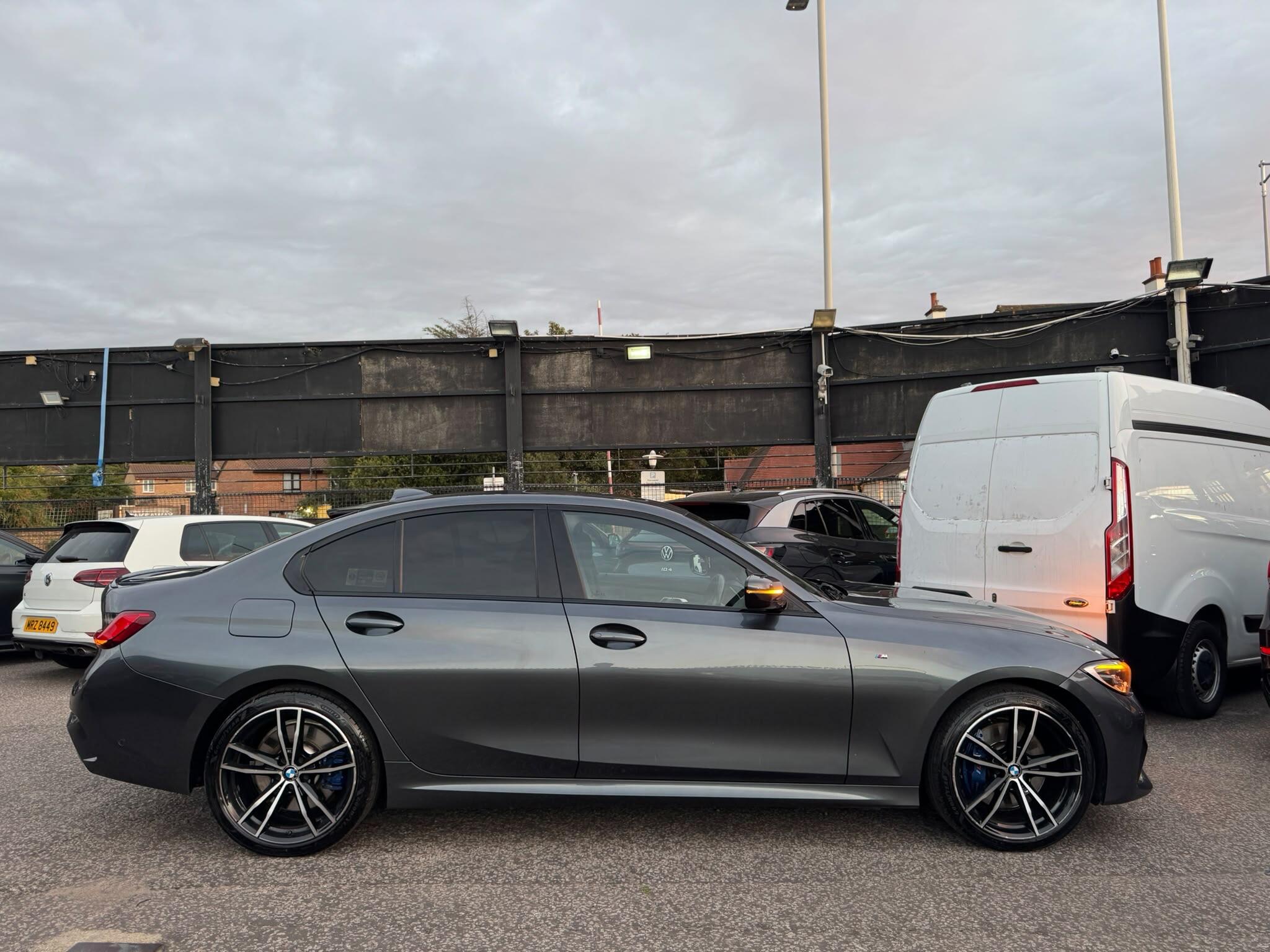 BMW 3 Series view 18