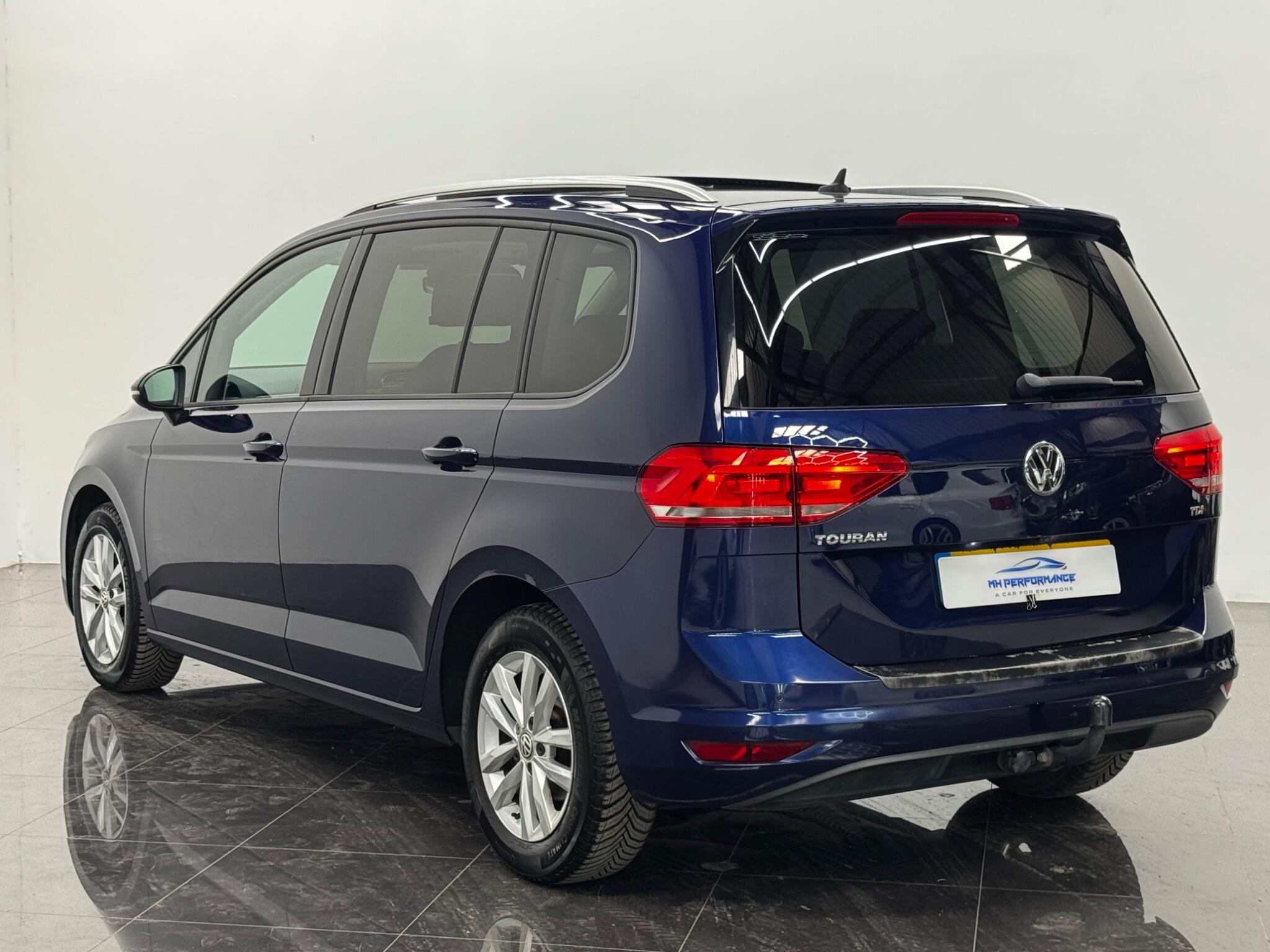 Volkswagen Touran view 48