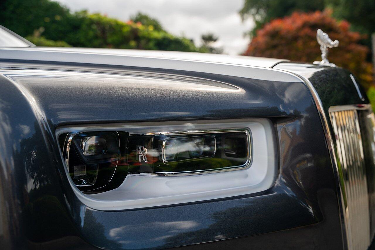 Rolls-Royce Phantom view 28