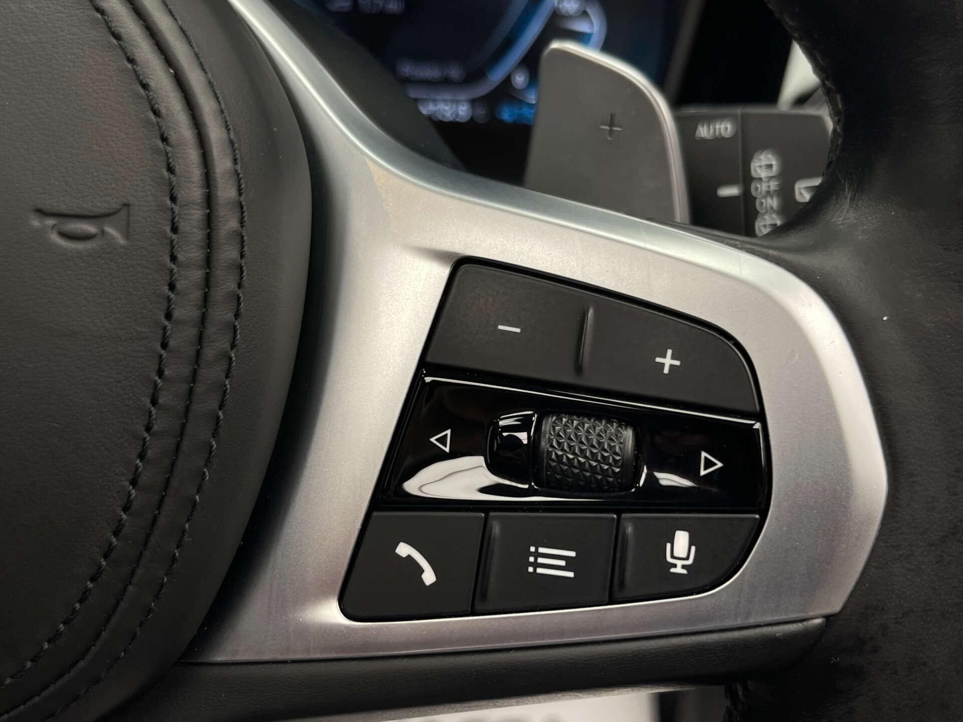 BMW 3 Series view 13