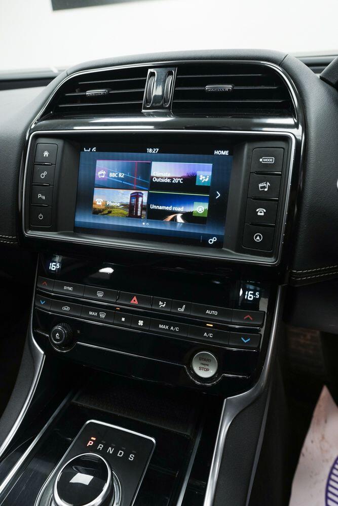Jaguar Xe view 22