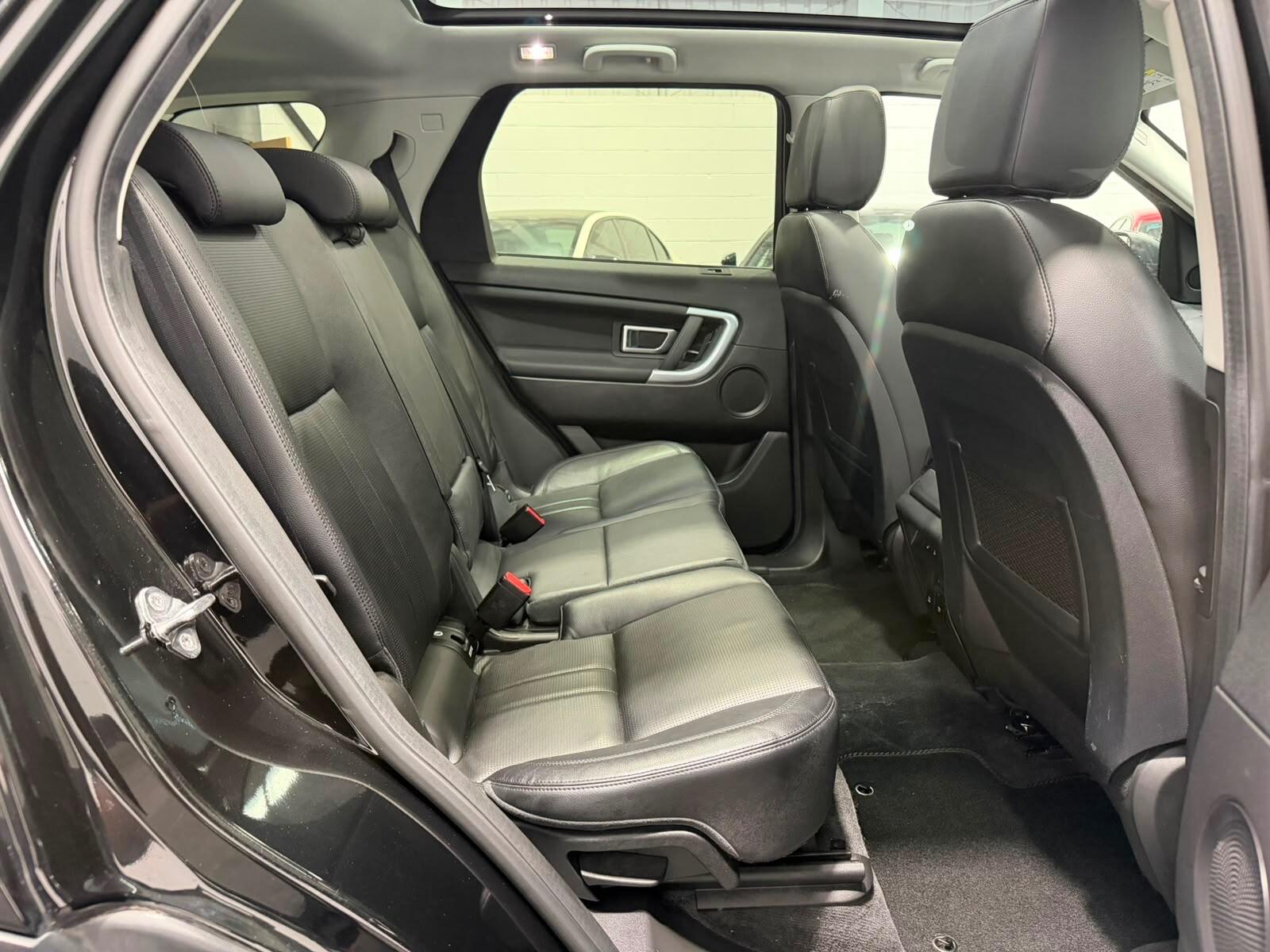 Land Rover Discovery Sport view 13