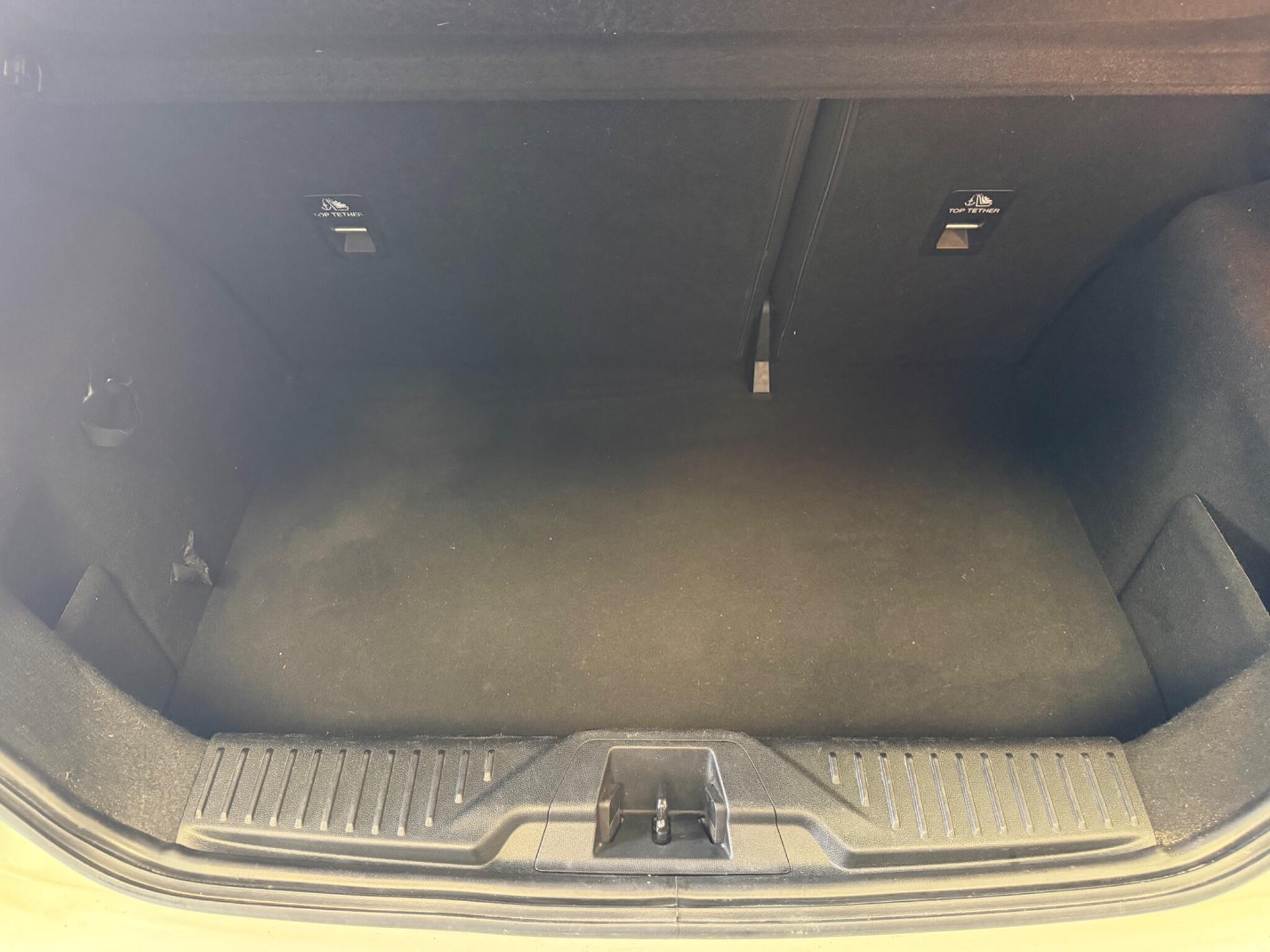 Ford Fiesta view 49