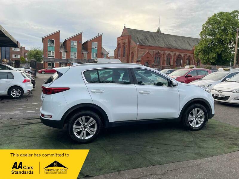 2017 Kia Sportage 1.6 GDi 2 Euro 6 (s/s) 5dr • 96,290 miles image 13