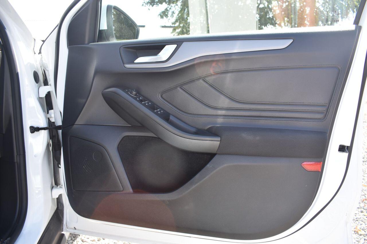 Ford Focus view 17