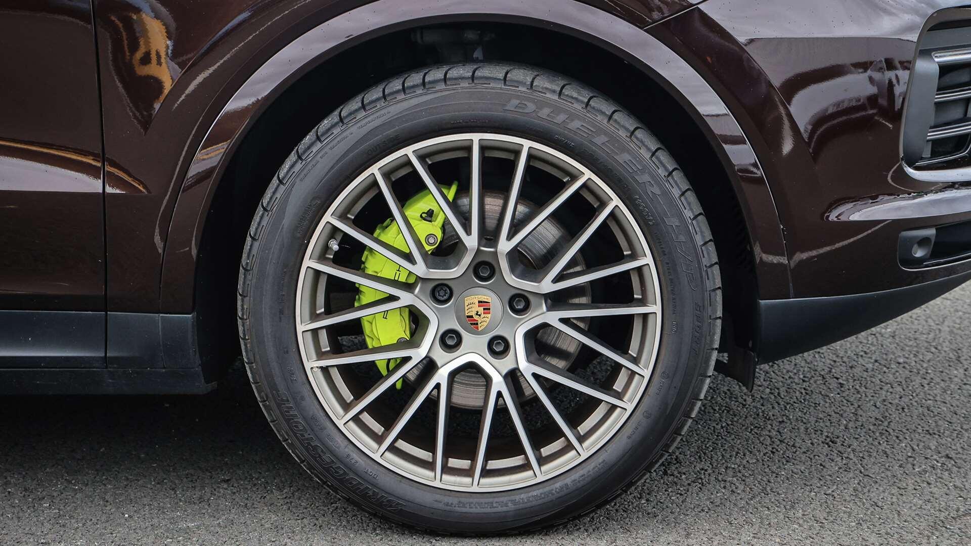 Porsche Cayenne view 6