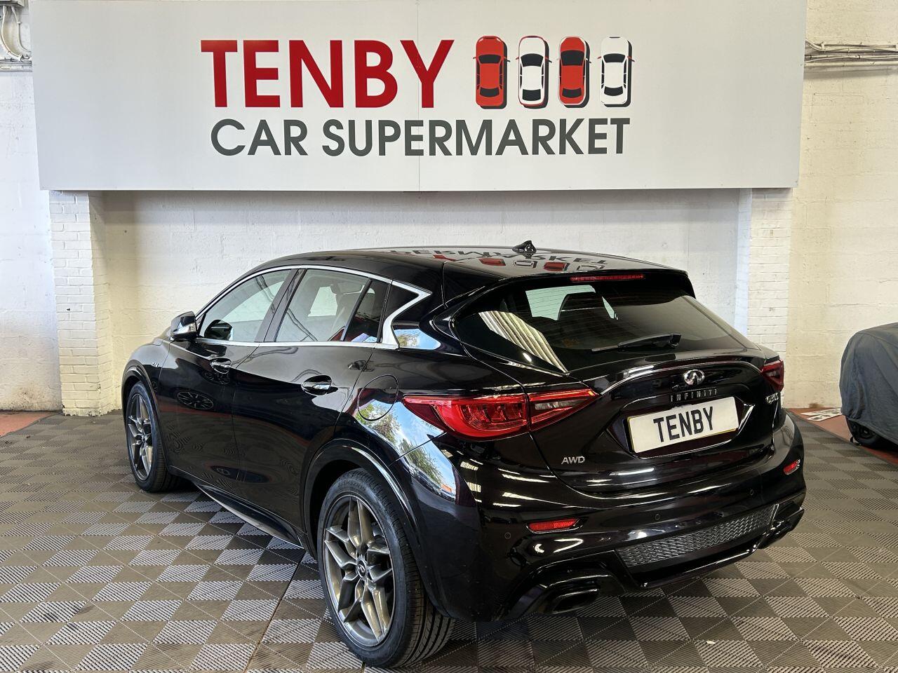 Infiniti Q30 view 17