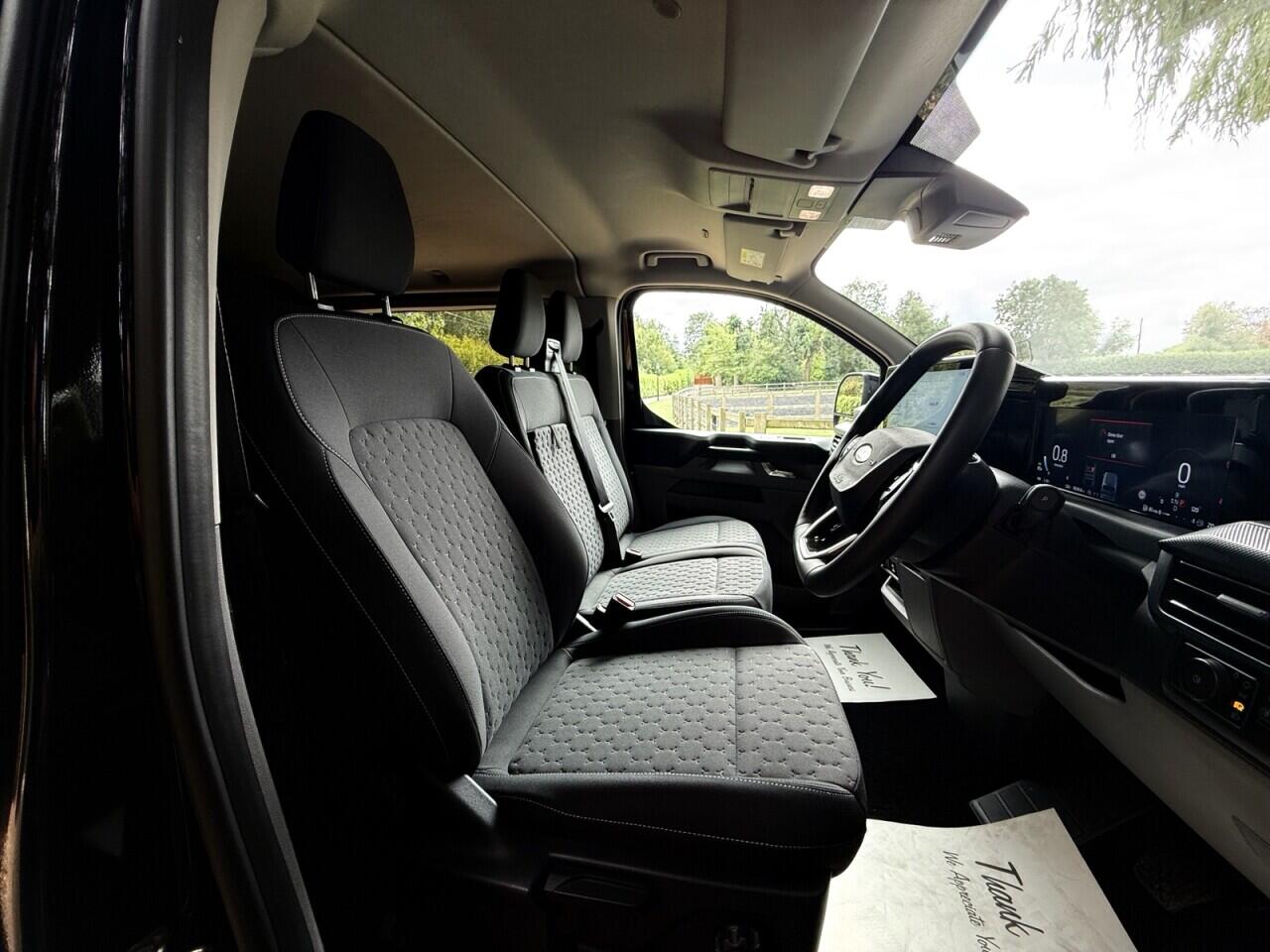Ford Transit Custom view 13
