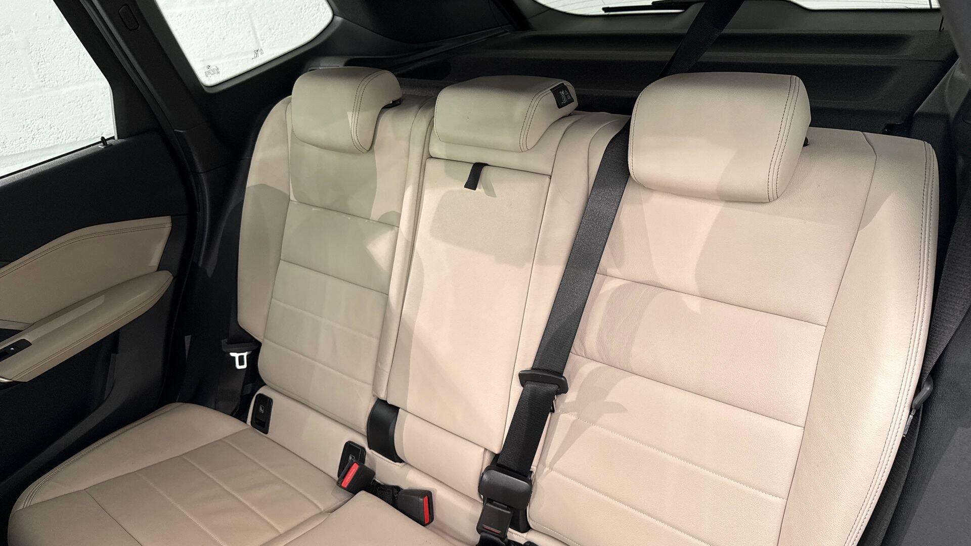 BMW Ix1 view 12