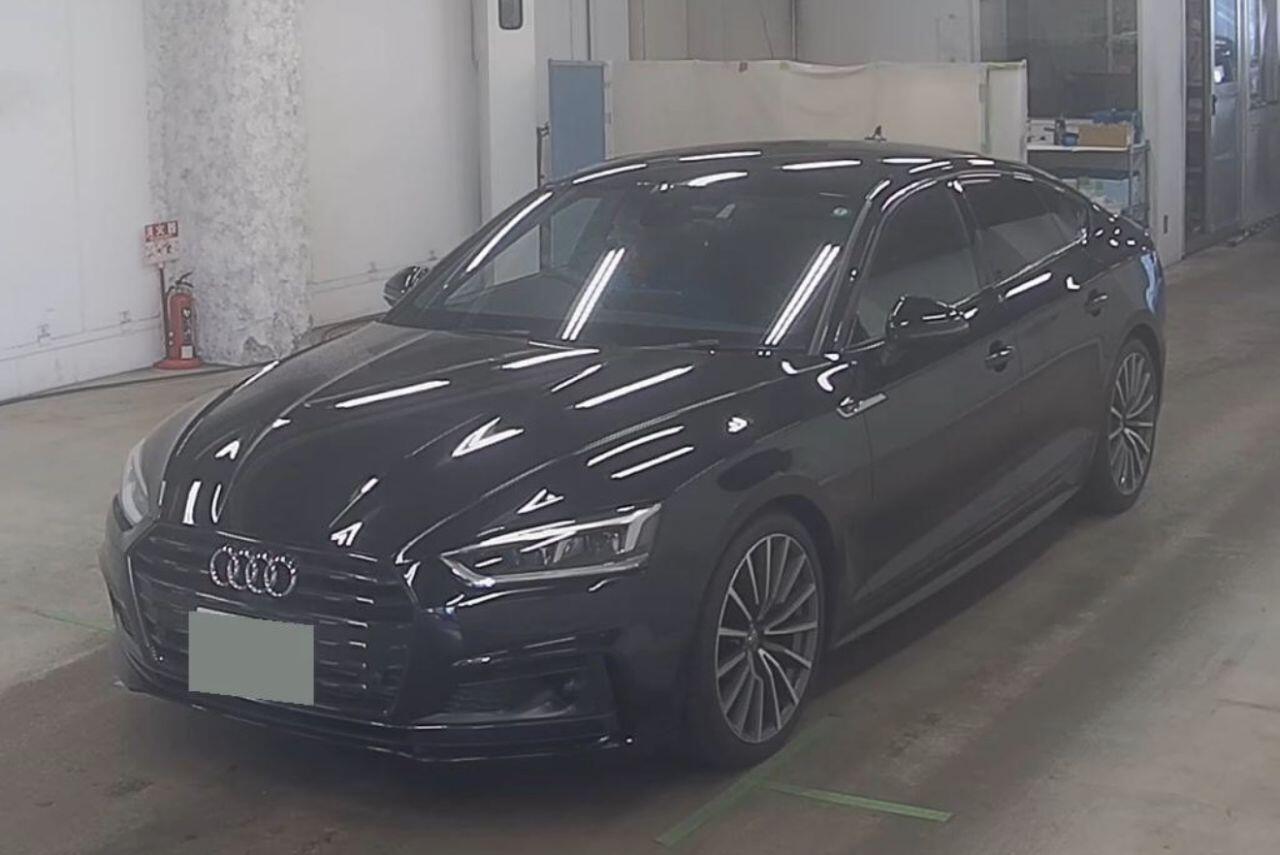 Audi A5 view 4