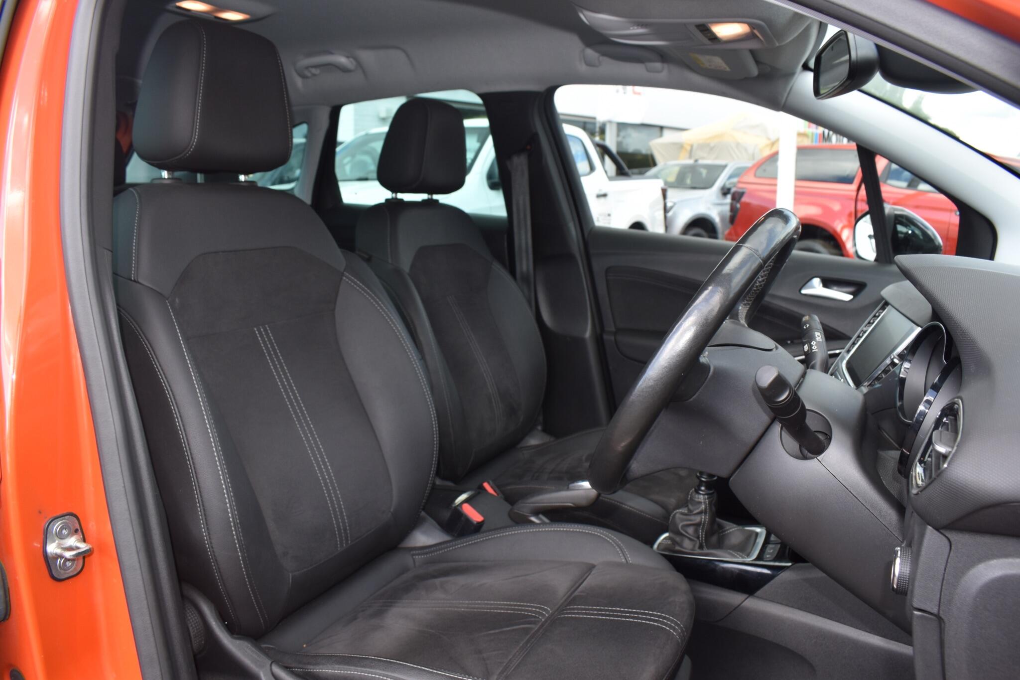 Crossland - 1.5 Turbo D Ultimate Euro 6 (s/s) 5dr - Image 27