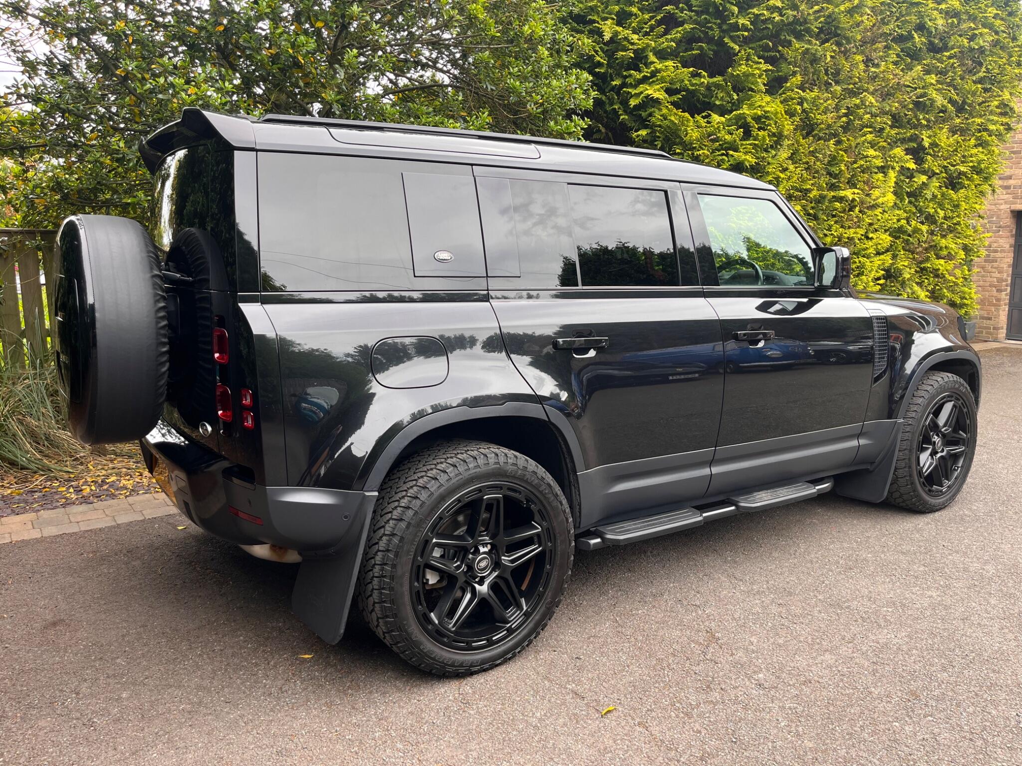 Land Rover Defender view 15