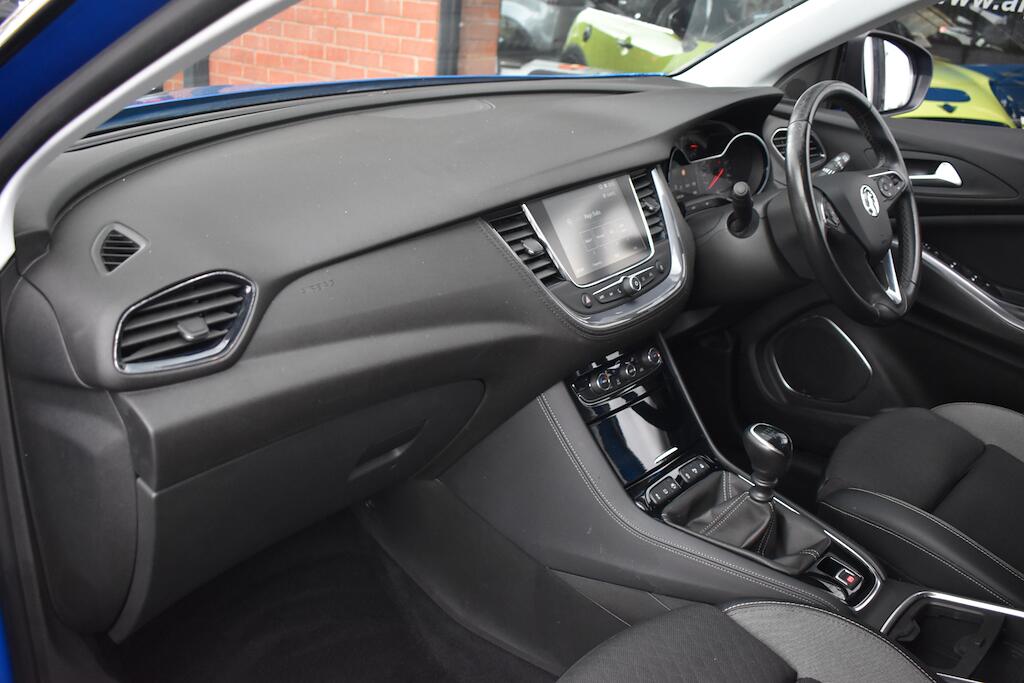 Vauxhall Grandland X view 38