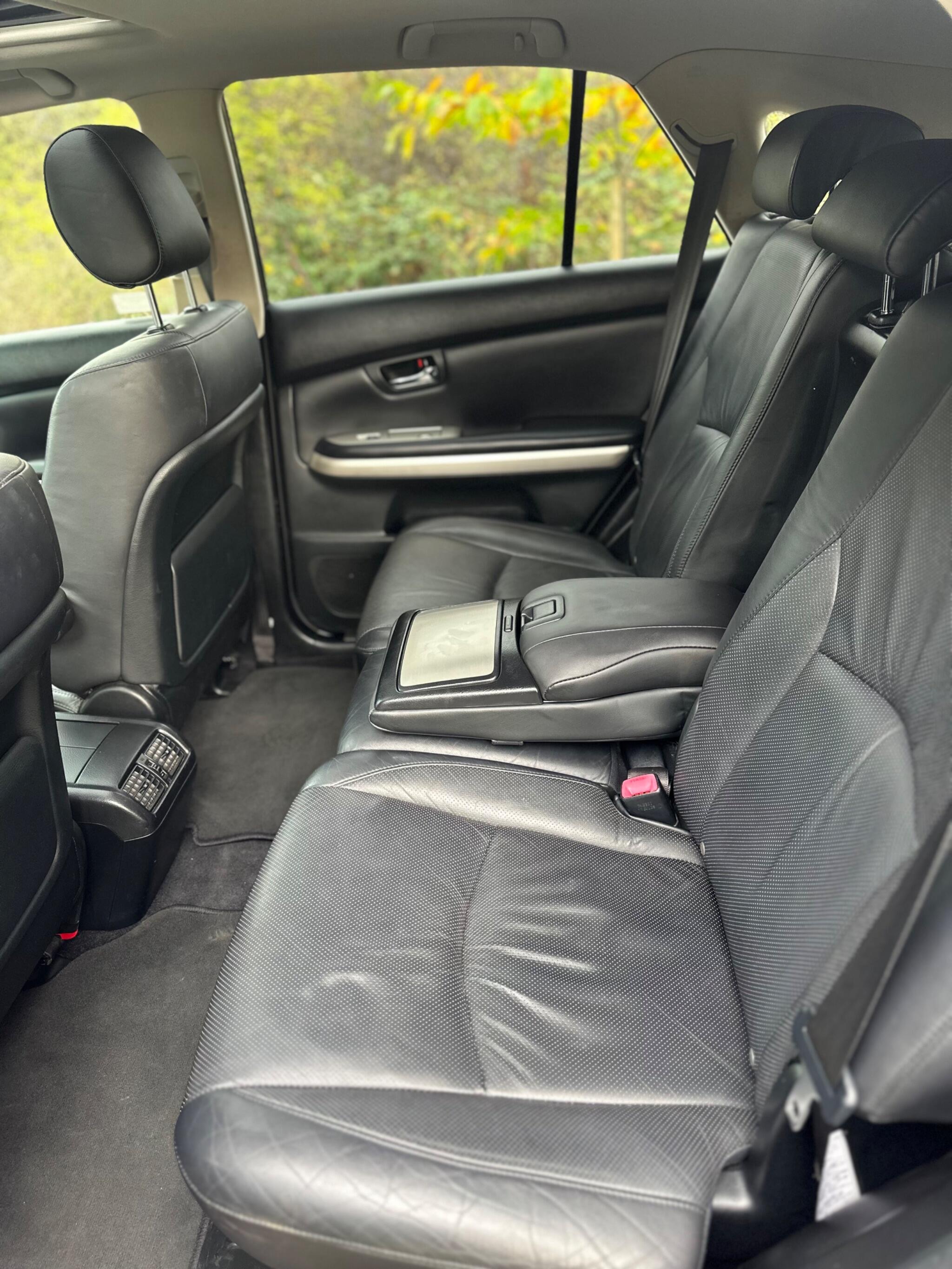 2009 Lexus RX image 16
