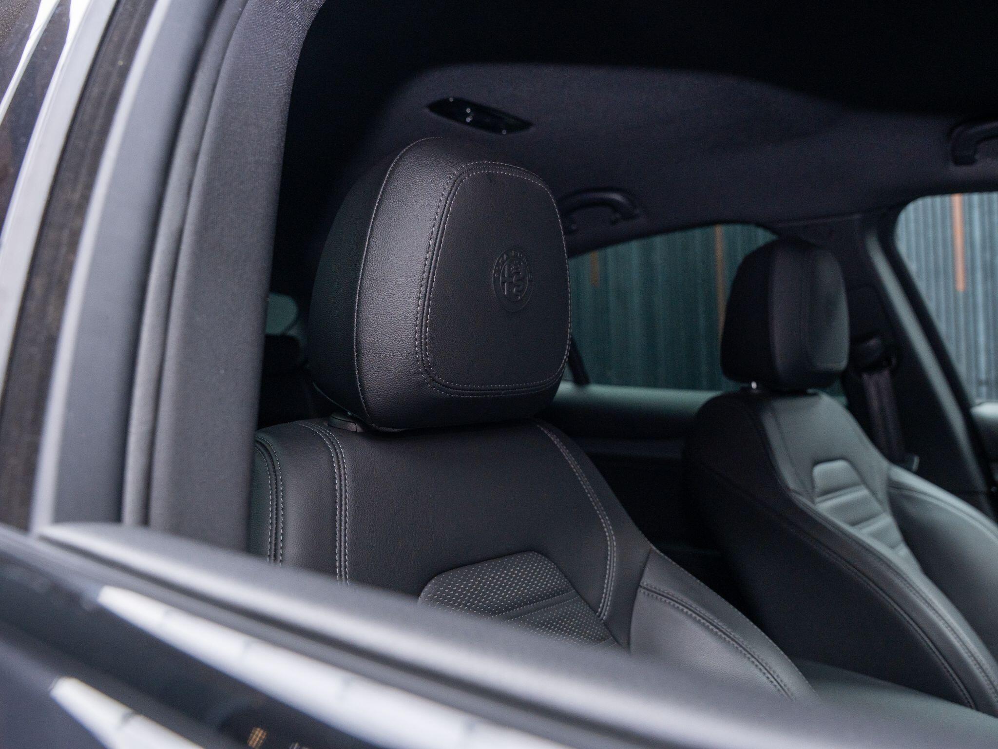 Alfa Romeo Stelvio view 22