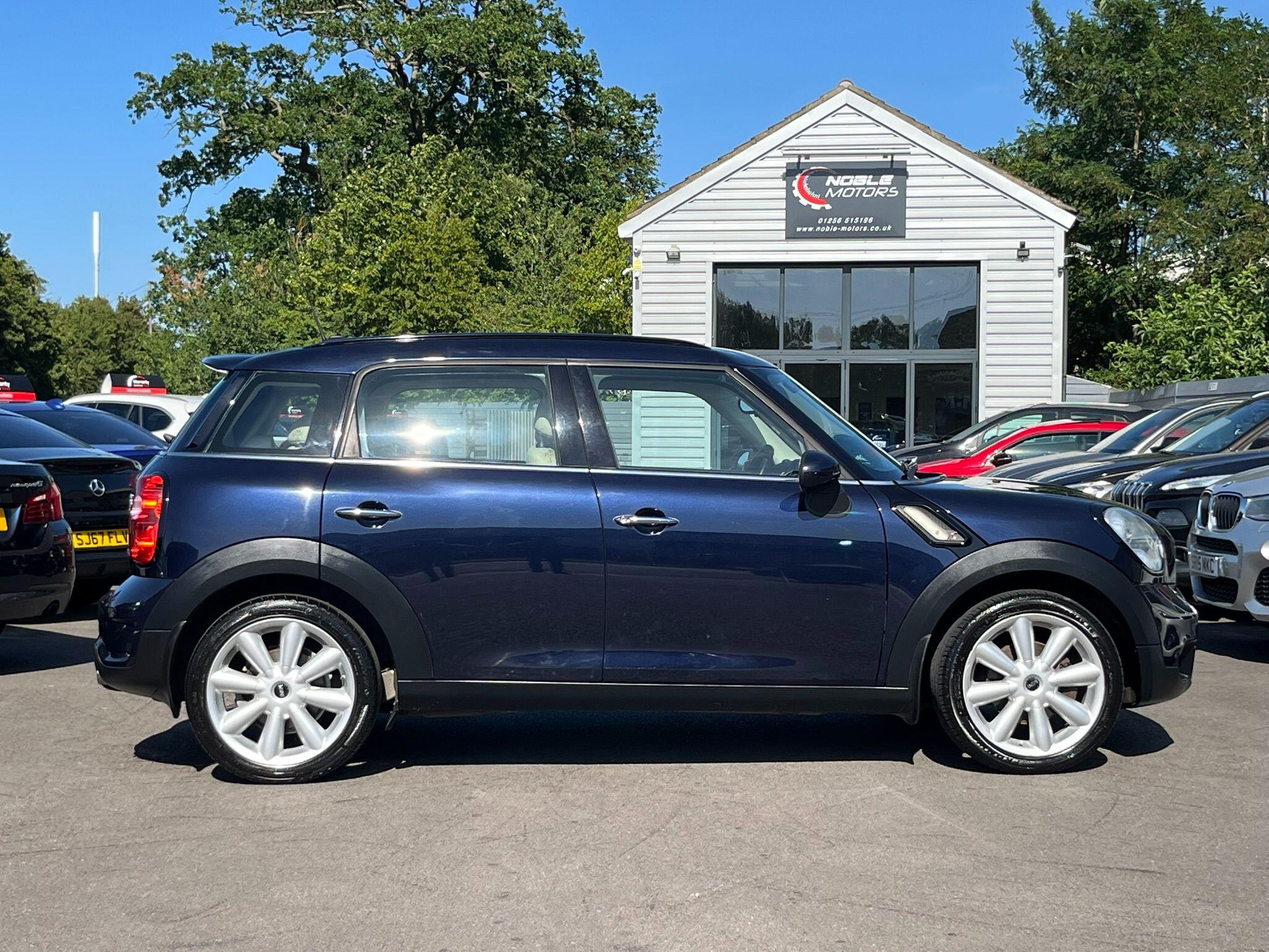 Mini Countryman view 8