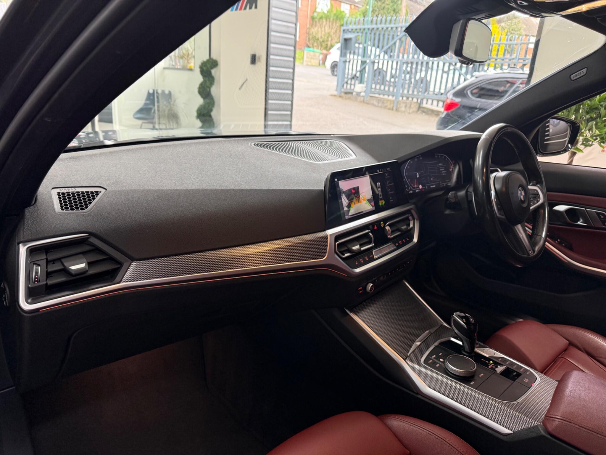 BMW 3 Series view 35