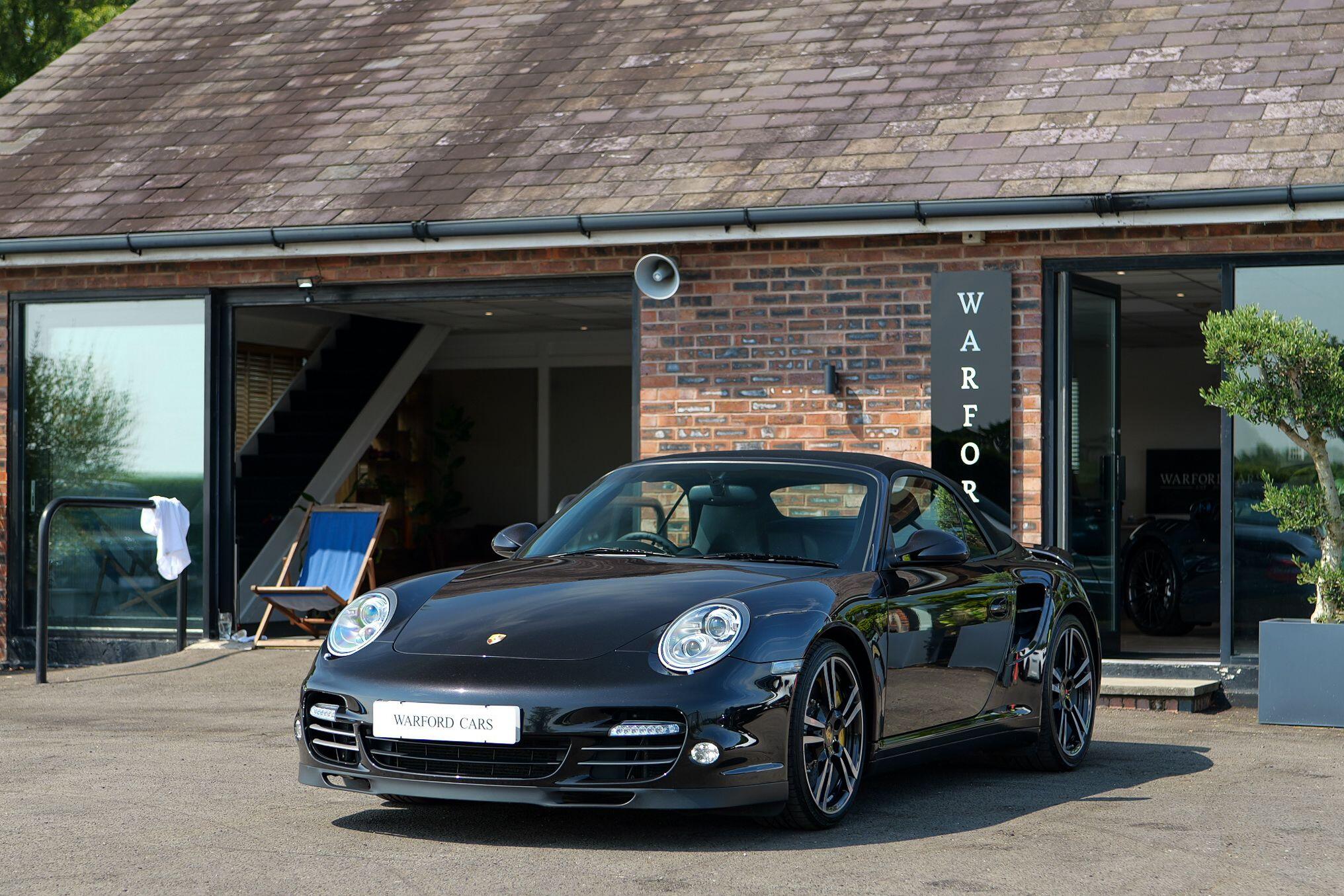 Porsche 911 view 4