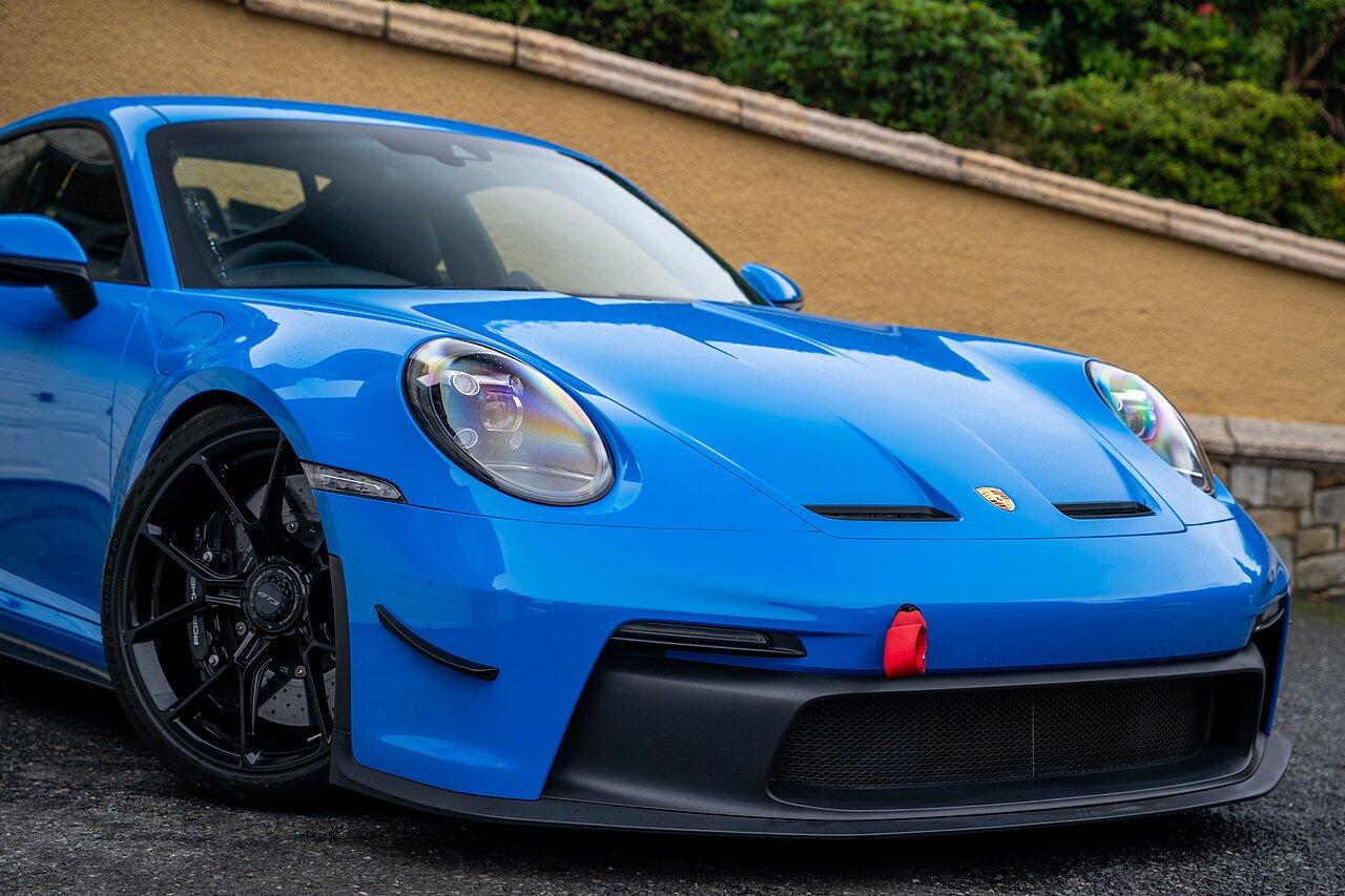 Porsche 911 view 25