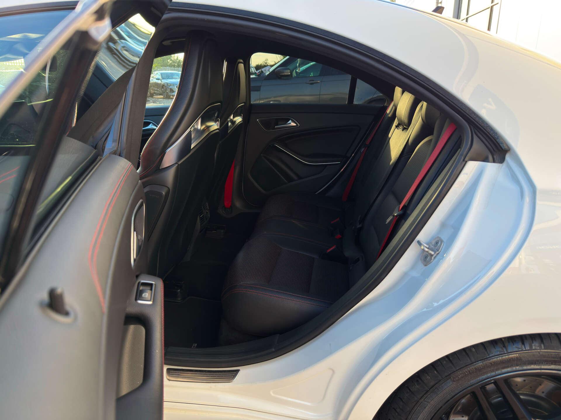 Mercedes-Benz Cla view 37